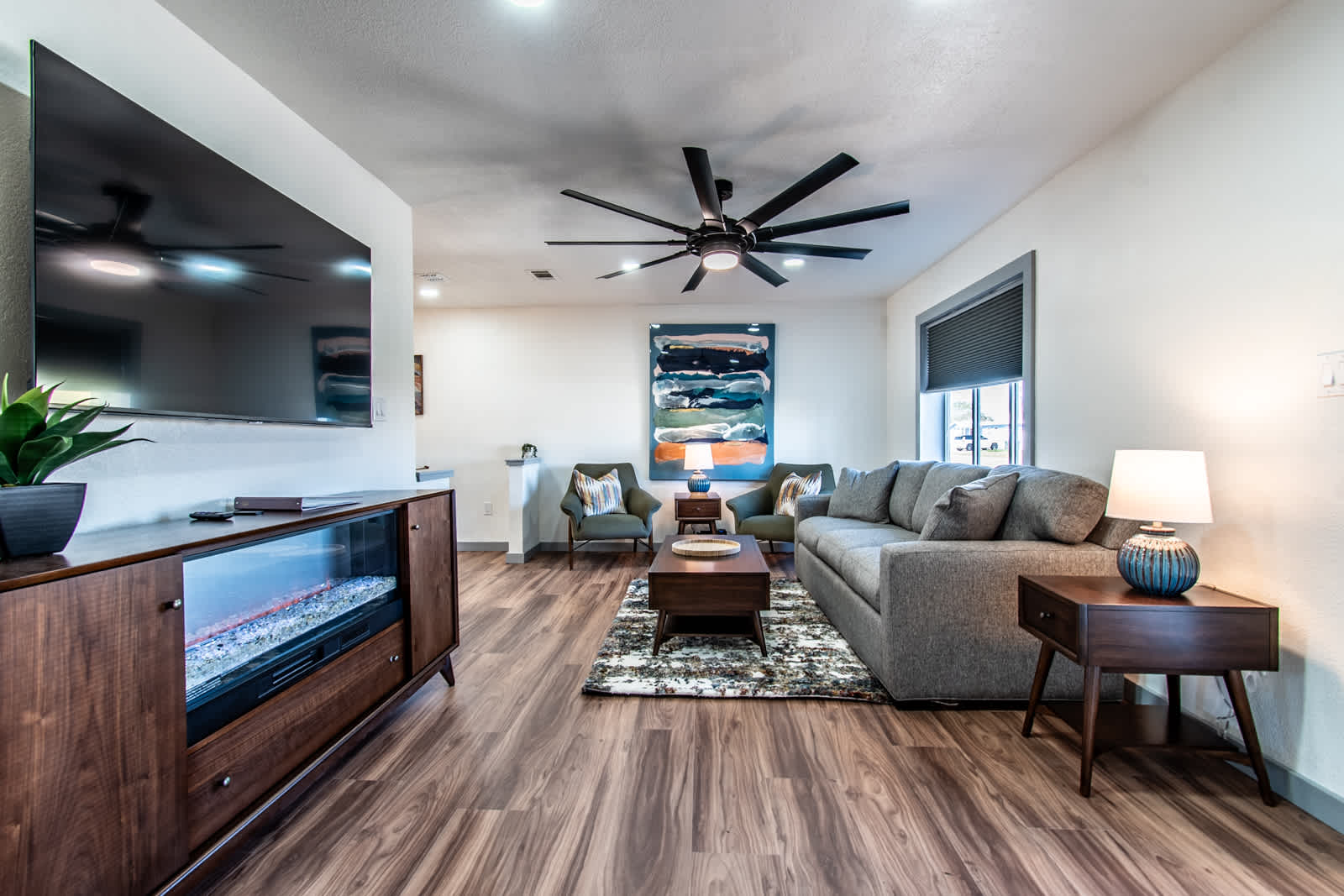The Coastal Cottage Sleeps 8 Massive Parking — Corpus Christi, TX — vacation rental