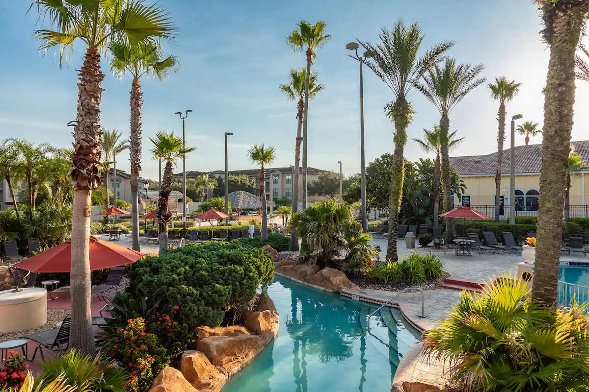 Resort stay near Disney & Universal w/ themed beds