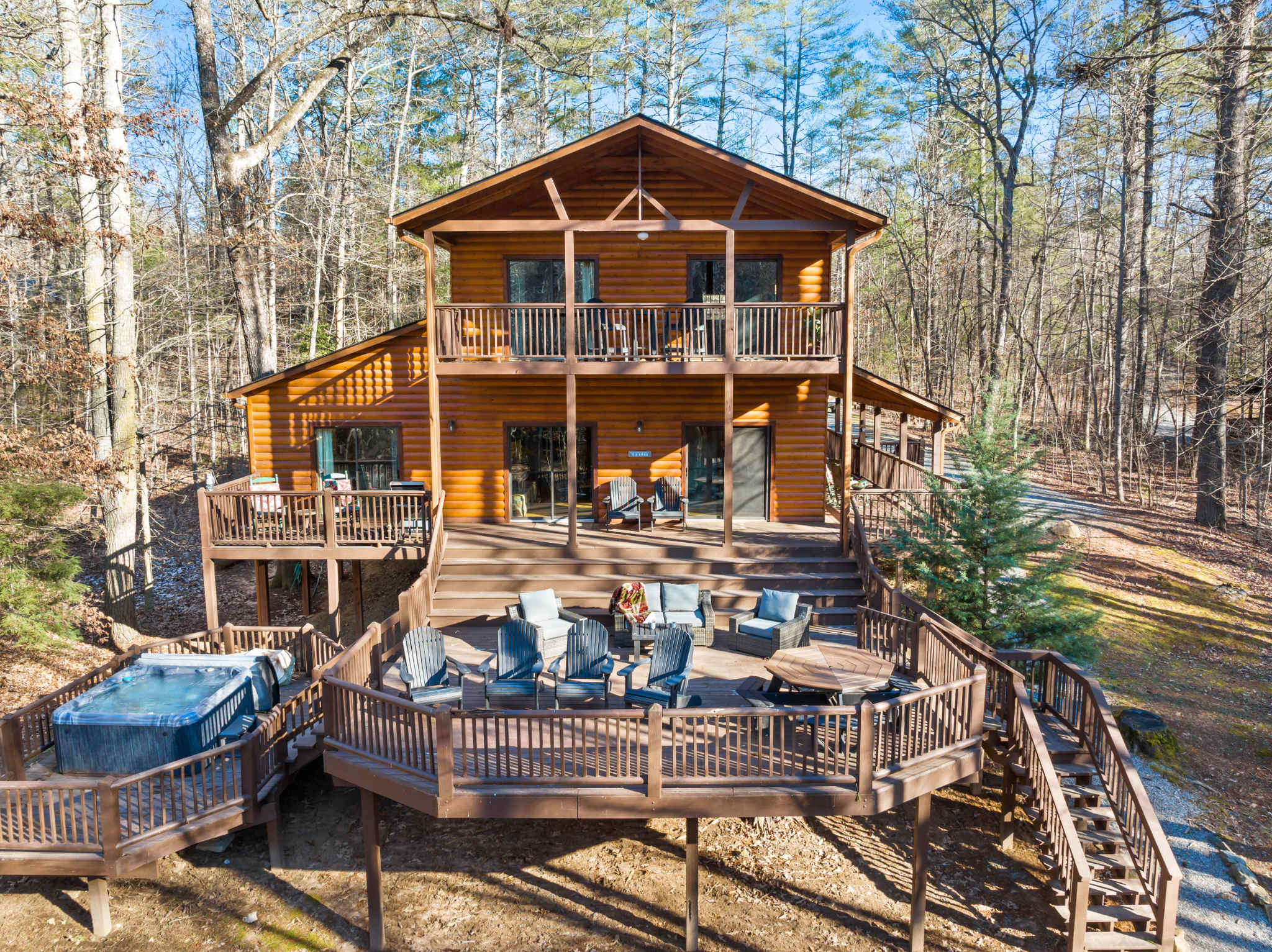 River Lodge • Kayaks • Mins to Blue Ridge • River