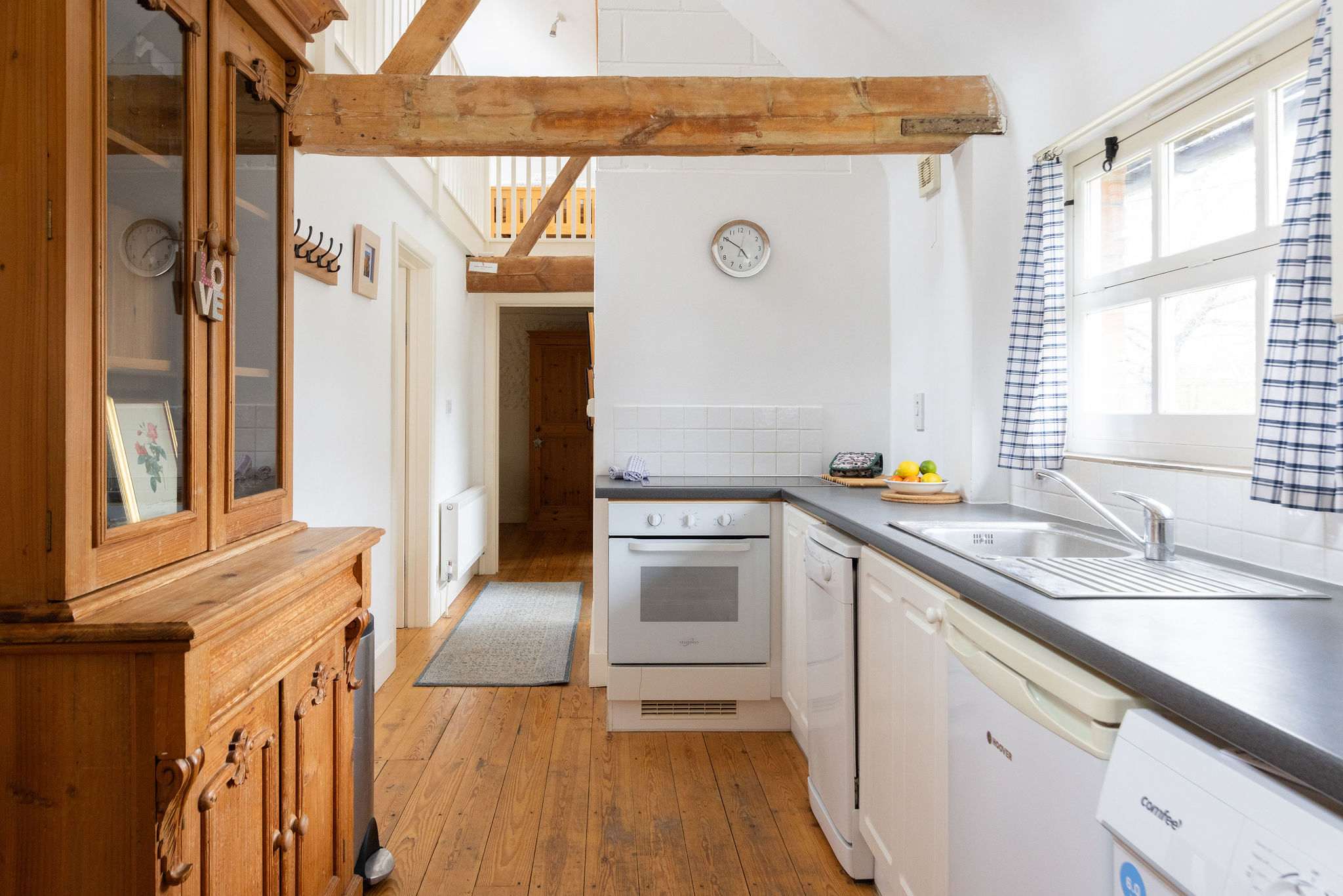 The kitchen is simply equipped with the essentials you’ll need for everyday cooking.