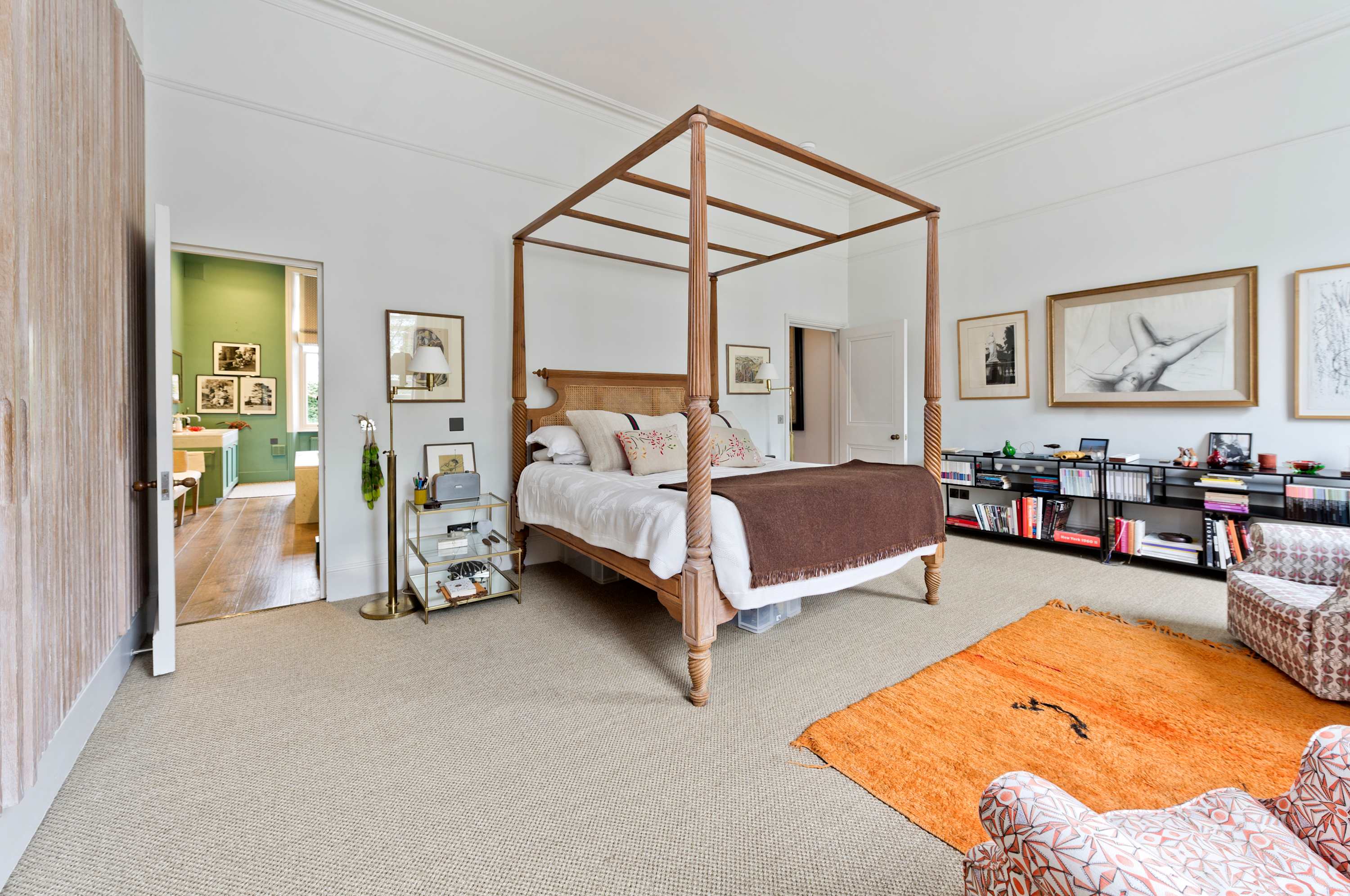 View Gorgeous & Grand 5 Bed House, Holland Park in Upper Addison Gardens 16 W14 8AP Gorgeous & Grand 5 Bed House, Holland Park in Upper Addison Gardens 16 W14 8AP - Property image 21 - VivreStays