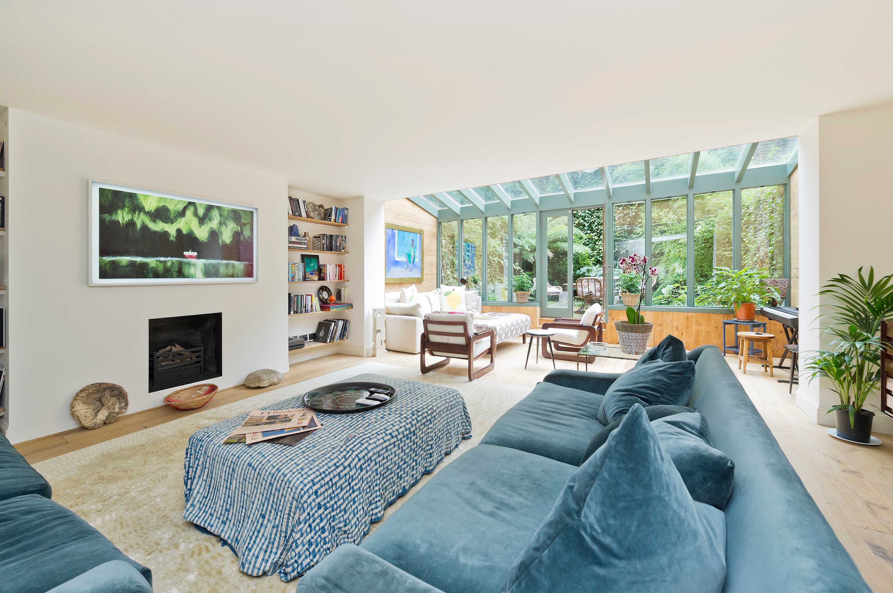 View Gorgeous & Grand 5 Bed House, Holland Park in Upper Addison Gardens 16 W14 8AP Gorgeous & Grand 5 Bed House, Holland Park in Upper Addison Gardens 16 W14 8AP - Property image 12 - VivreStays