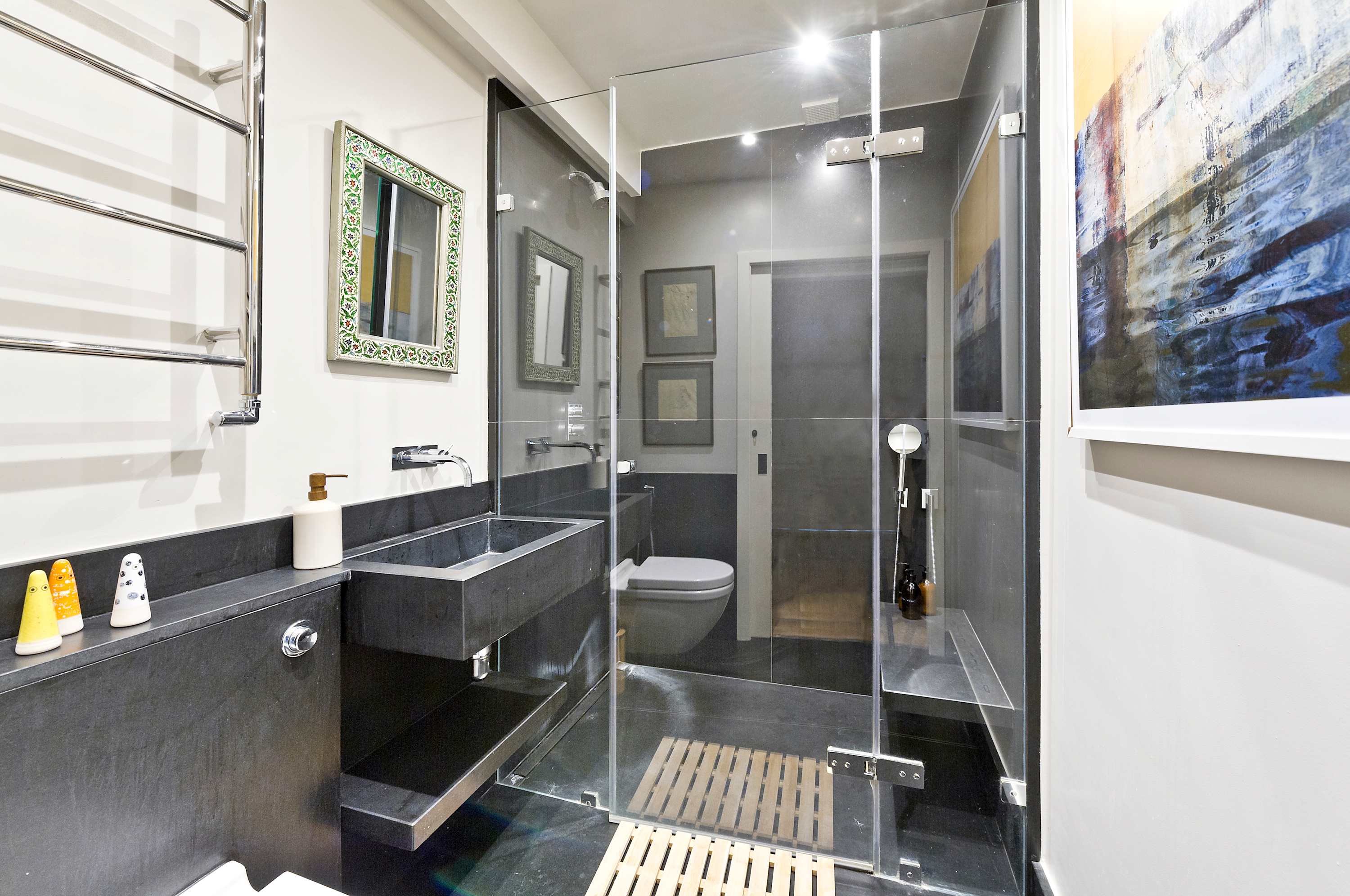 View Gorgeous & Grand 5 Bed House, Holland Park in Upper Addison Gardens 16 W14 8AP Gorgeous & Grand 5 Bed House, Holland Park in Upper Addison Gardens 16 W14 8AP - Property image 41 - VivreStays