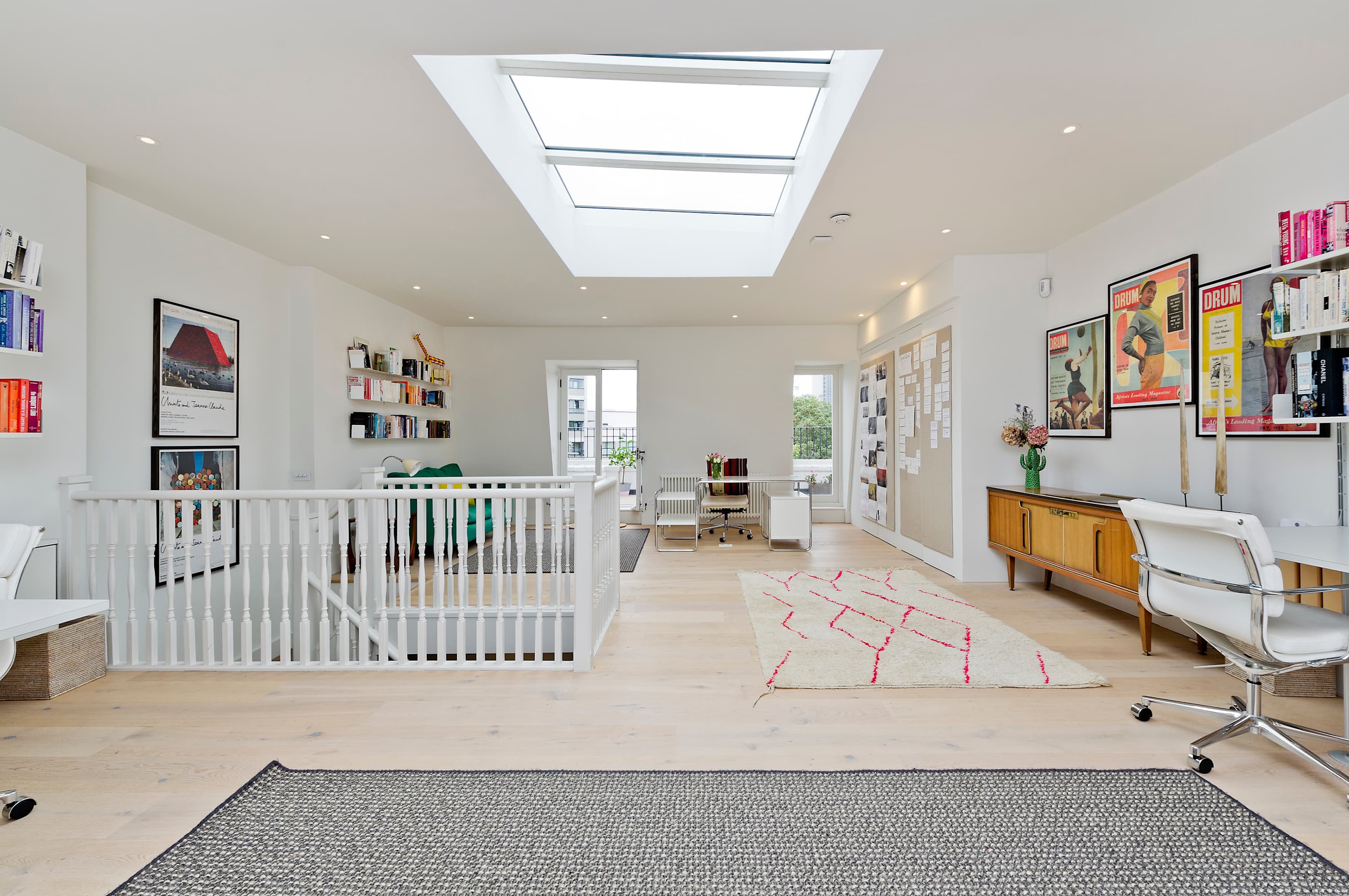 View Gorgeous & Grand 5 Bed House, Holland Park in Upper Addison Gardens 16 W14 8AP Gorgeous & Grand 5 Bed House, Holland Park in Upper Addison Gardens 16 W14 8AP - Property image 53 - VivreStays