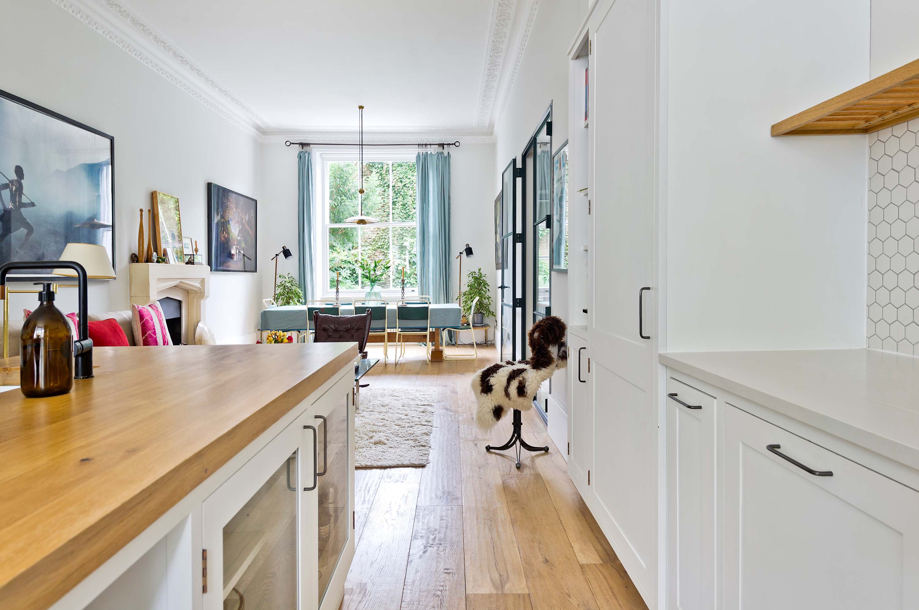 View Gorgeous & Grand 5 Bed House, Holland Park in Upper Addison Gardens 16 W14 8AP Gorgeous & Grand 5 Bed House, Holland Park in Upper Addison Gardens 16 W14 8AP - Property image 9 - VivreStays