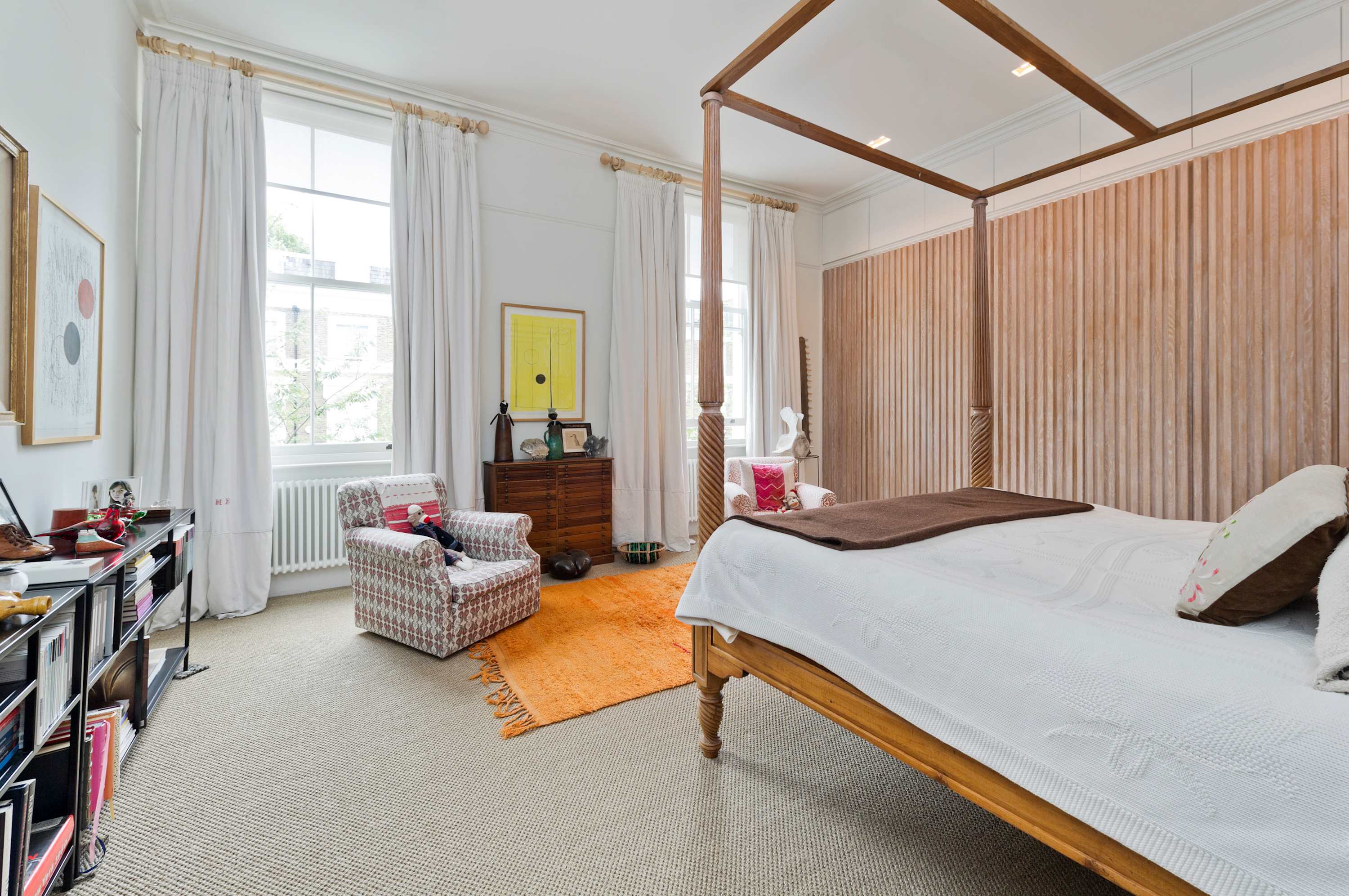 View Gorgeous & Grand 5 Bed House, Holland Park in Upper Addison Gardens 16 W14 8AP Gorgeous & Grand 5 Bed House, Holland Park in Upper Addison Gardens 16 W14 8AP - Property image 24 - VivreStays