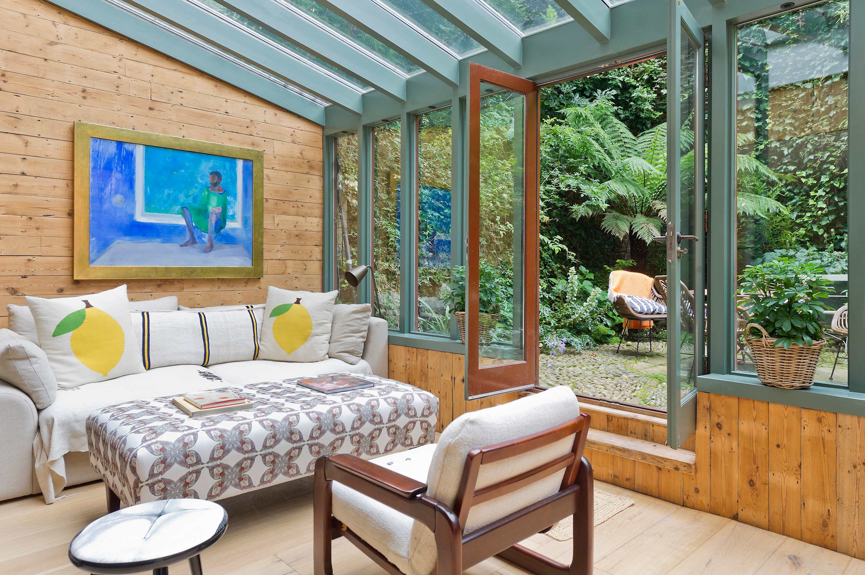 View Gorgeous & Grand 5 Bed House, Holland Park in Upper Addison Gardens 16 W14 8AP Gorgeous & Grand 5 Bed House, Holland Park in Upper Addison Gardens 16 W14 8AP - Property image 18 - VivreStays