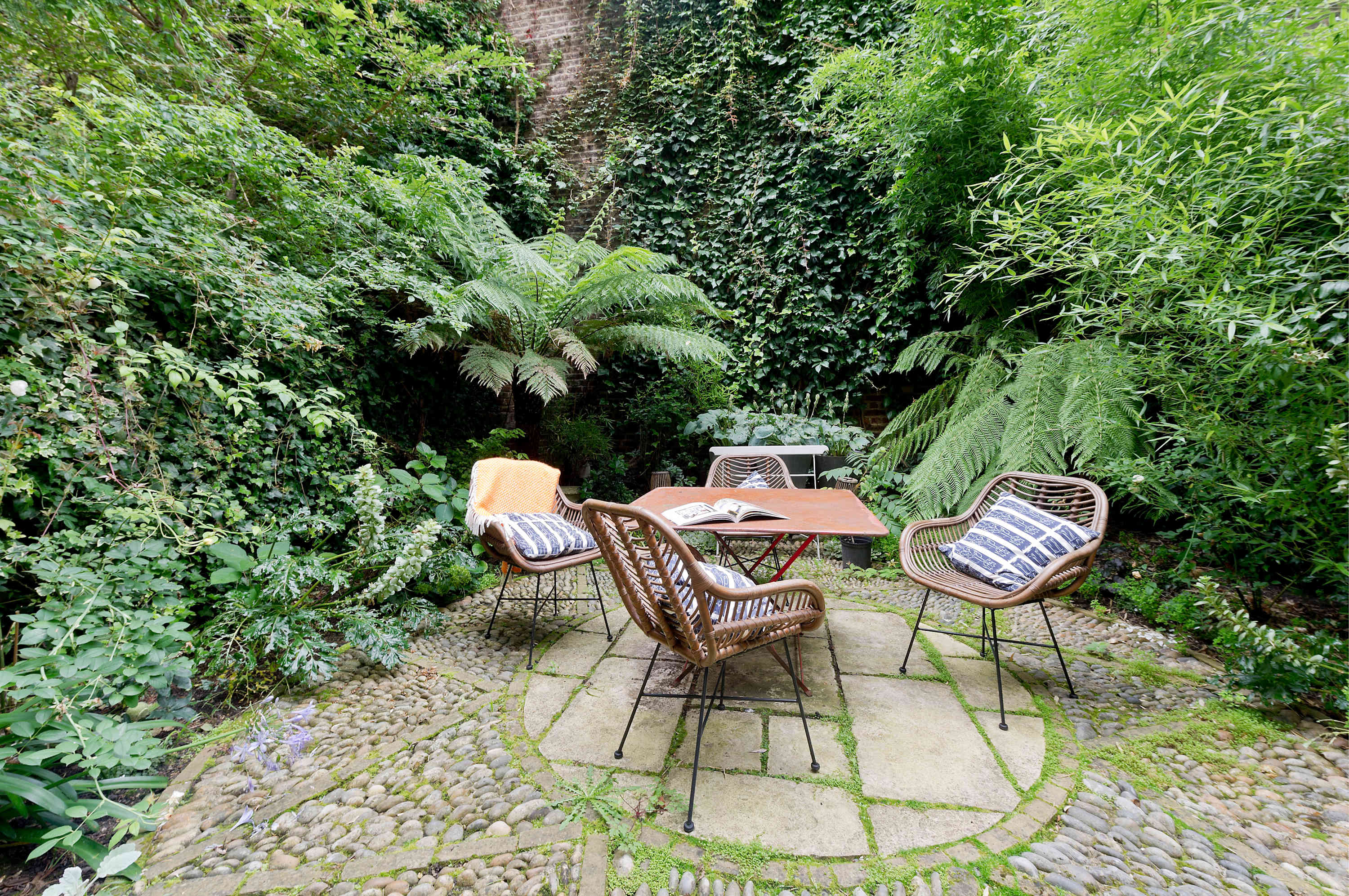 View Gorgeous & Grand 5 Bed House, Holland Park in Upper Addison Gardens 16 W14 8AP Gorgeous & Grand 5 Bed House, Holland Park in Upper Addison Gardens 16 W14 8AP - Property image 19 - VivreStays