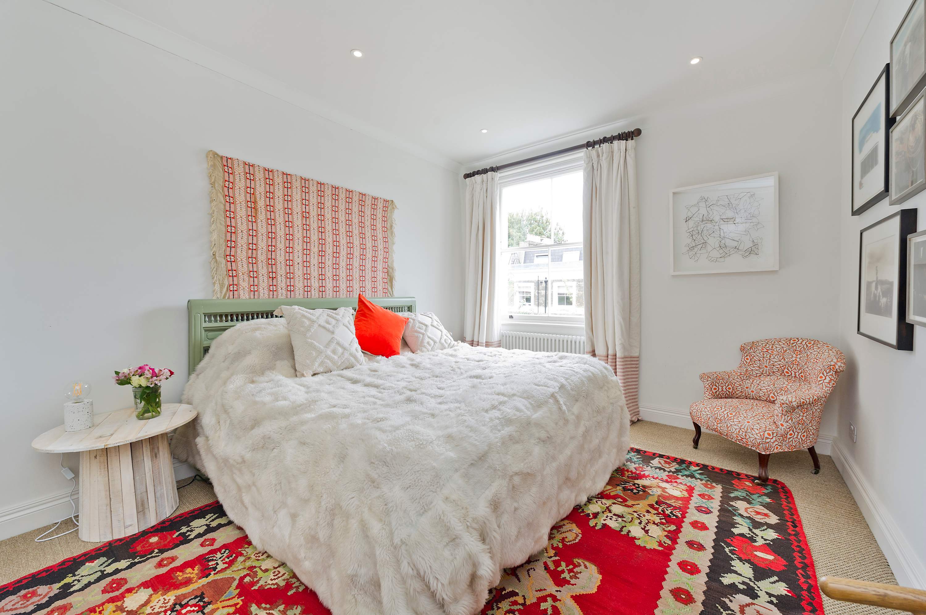 View Gorgeous & Grand 5 Bed House, Holland Park in Upper Addison Gardens 16 W14 8AP Gorgeous & Grand 5 Bed House, Holland Park in Upper Addison Gardens 16 W14 8AP - Property image 34 - VivreStays