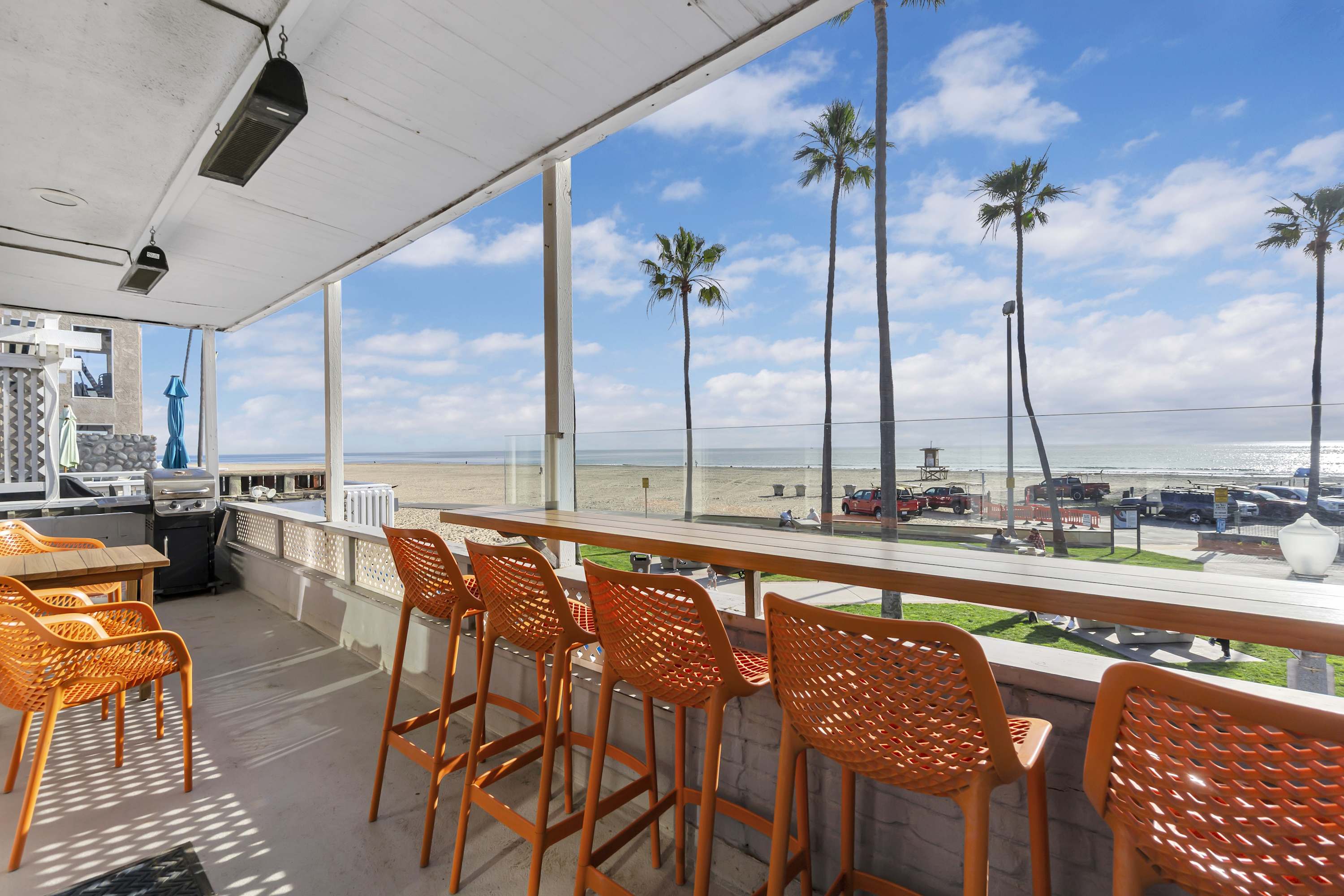 2010 W oceanfront | Next To The Newport Pier w/Ocean View Deck 6