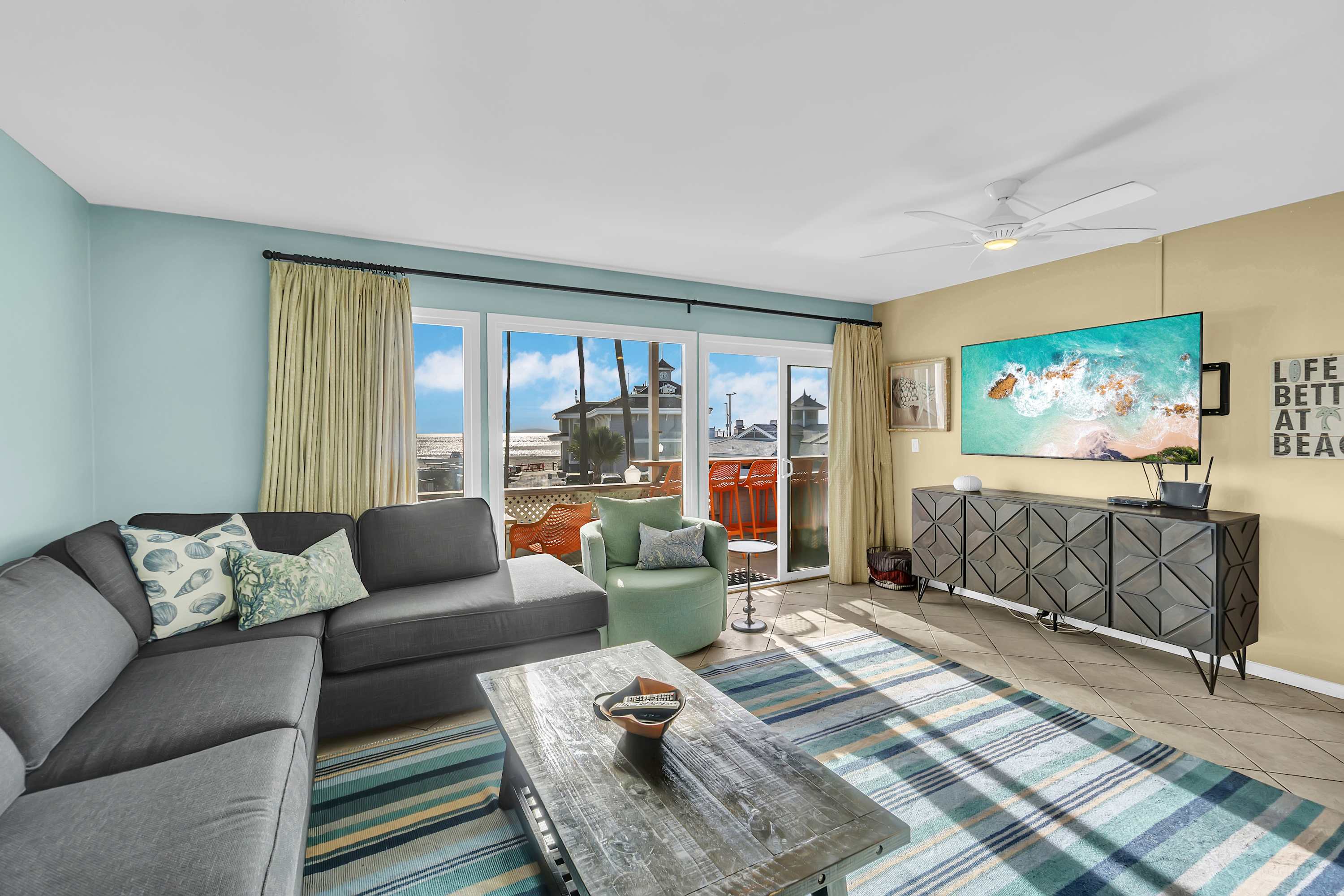 2010 W oceanfront | Next To The Newport Pier w/Ocean View Deck 2