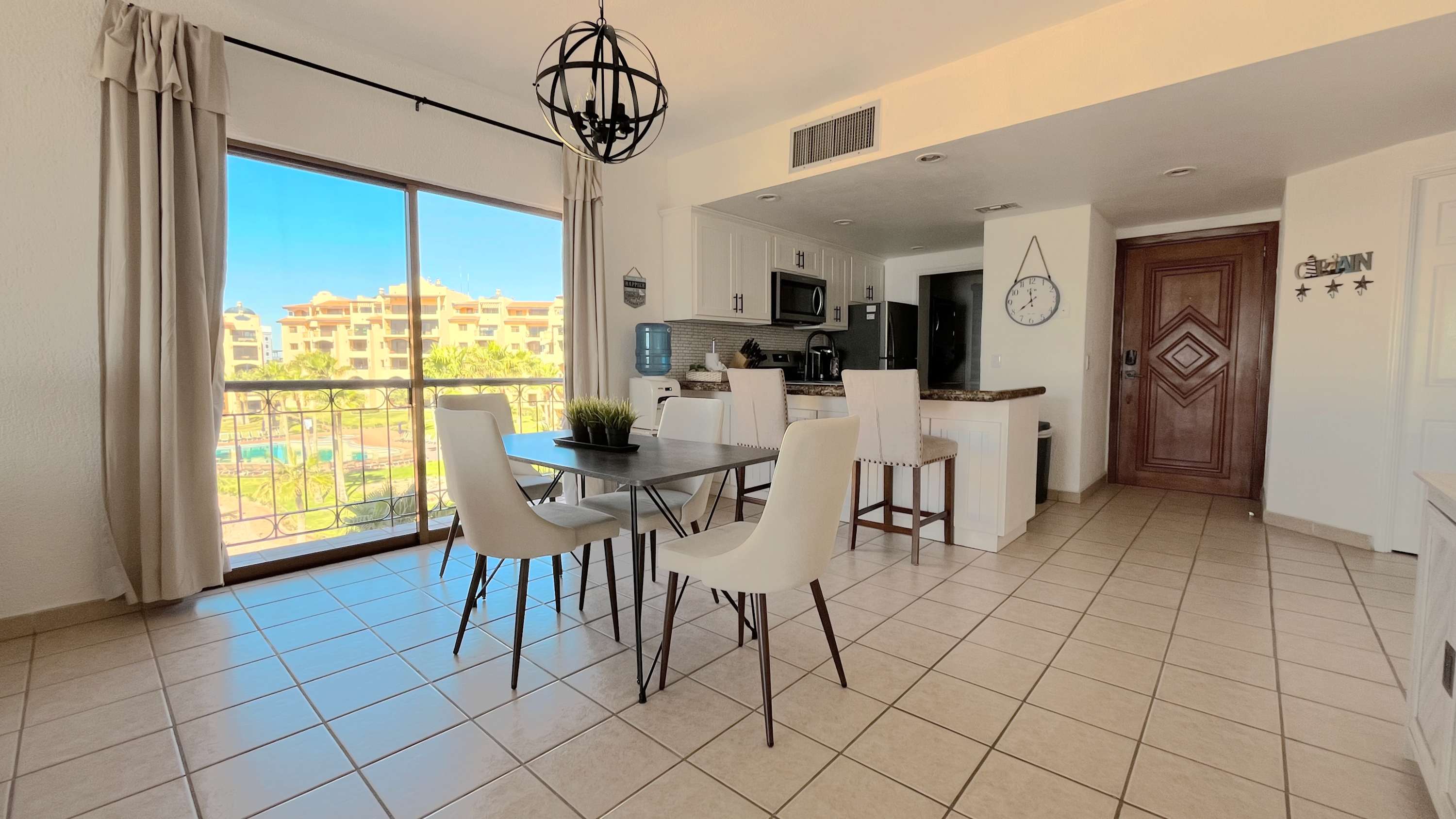 Condo Cómodo y Remodelado | Princesa E-401