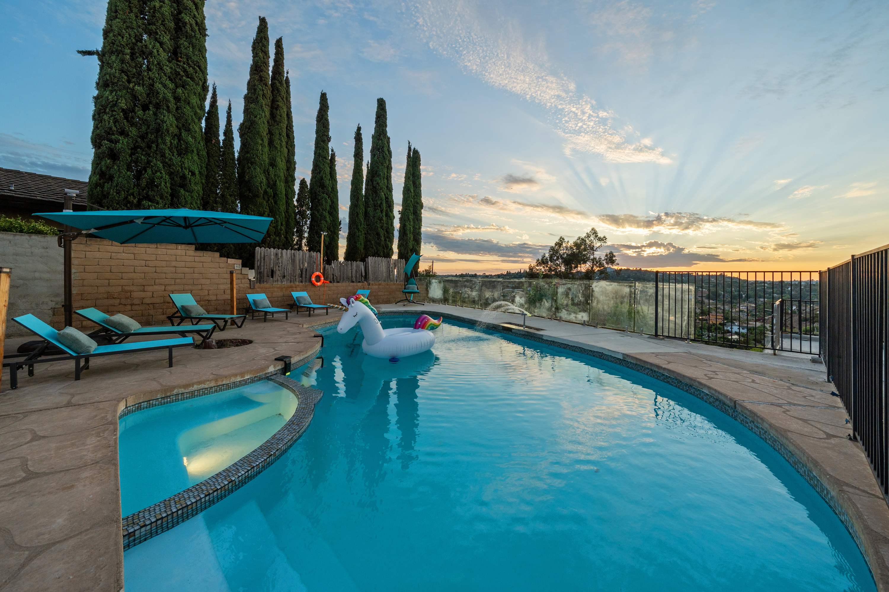 4BR/2Bth, Pool, View, 4 Parking, King Bed, BigYard — El Cajon, CA — vacation rental