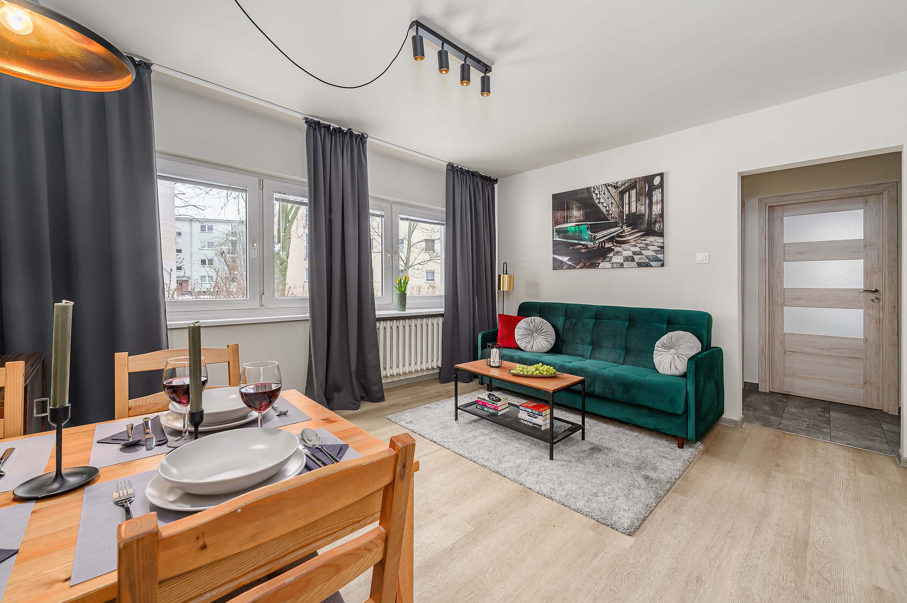 Lumina cozy 3-room apart near the metro station