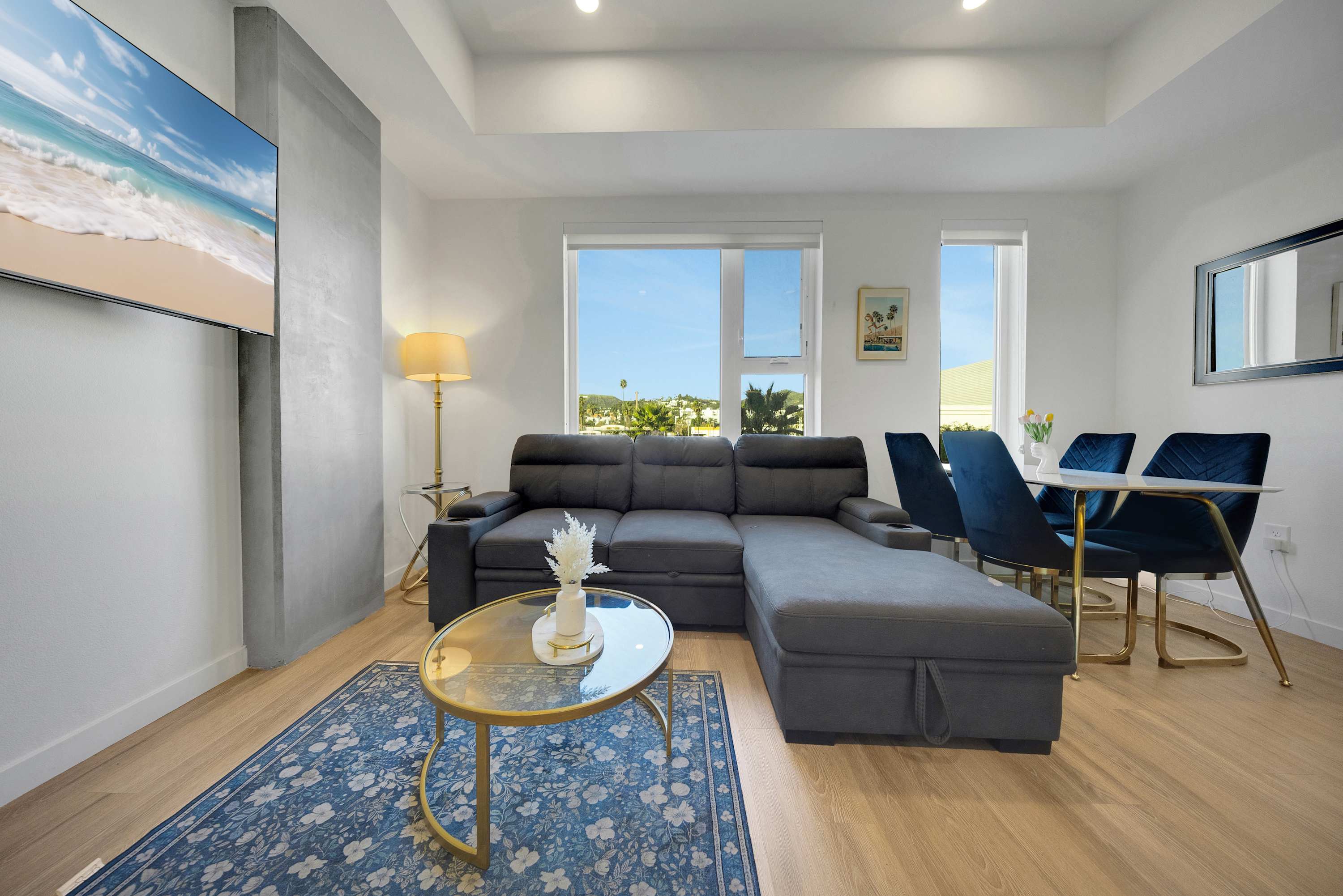 One Lux Stay Hollywood View LA Suites — photo 12 of 17