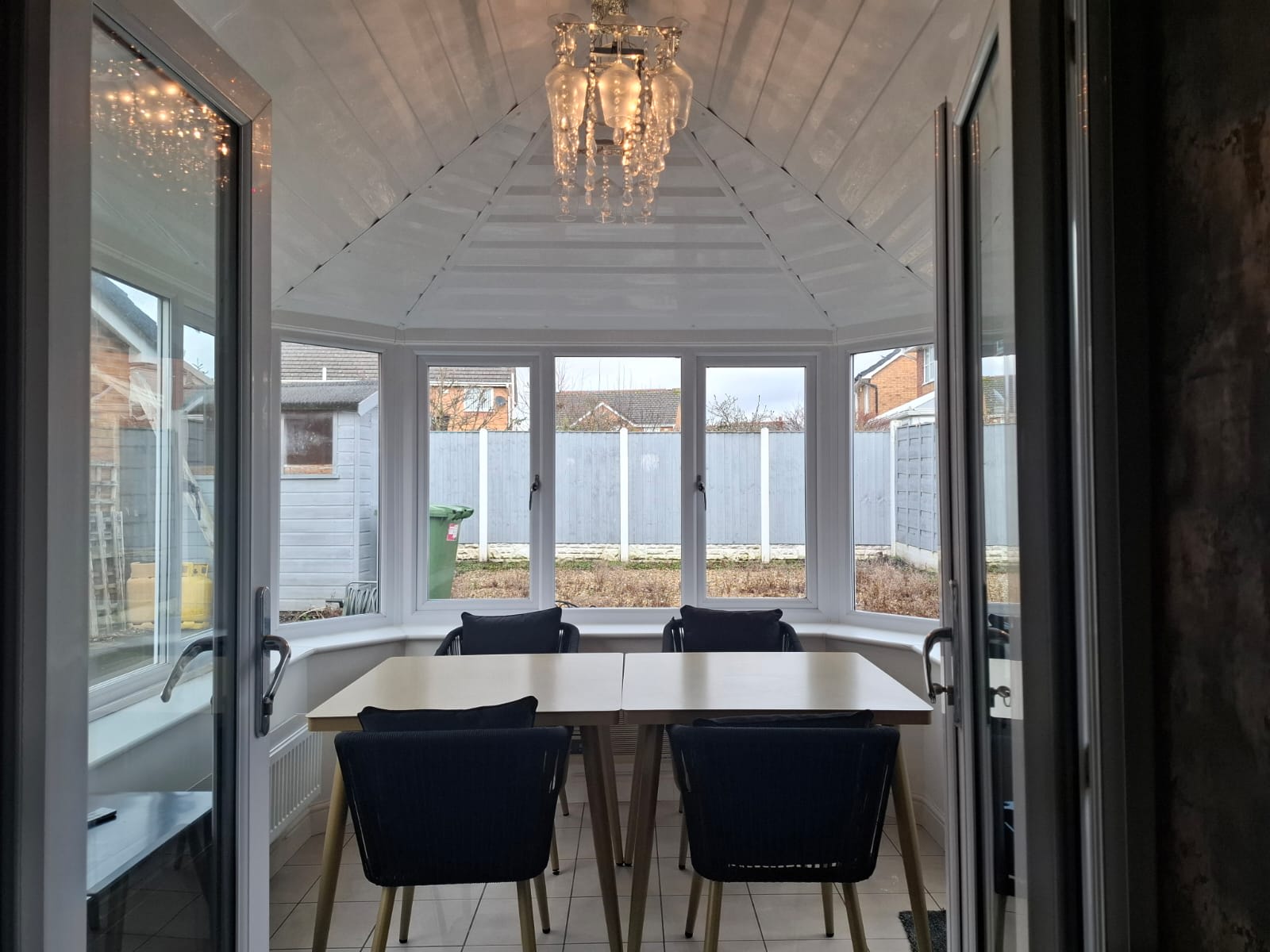 Foxley: Contractor 4-bed with parking & WIFI by Hosterooo