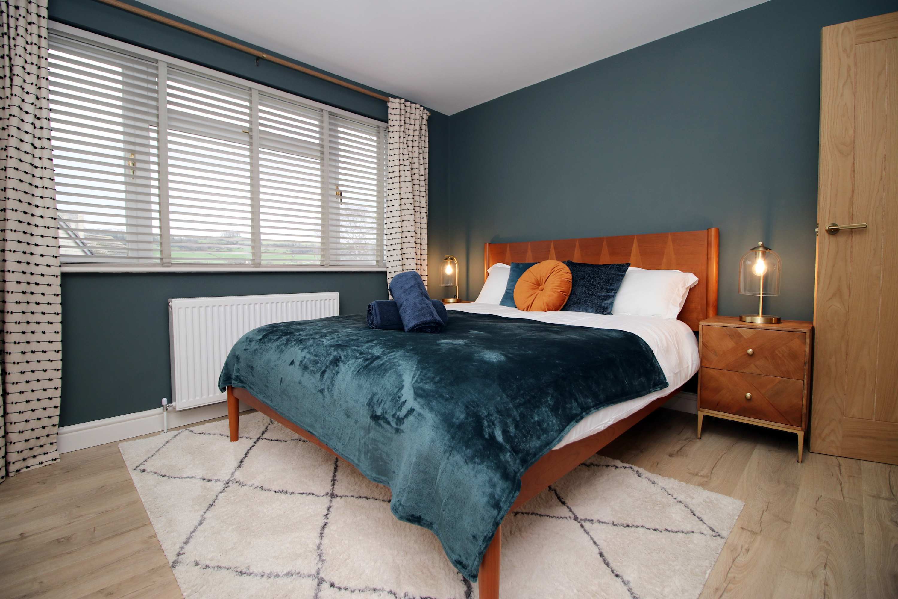 Stylish 3 Bed Home In Bath - Private Parking, WiFi