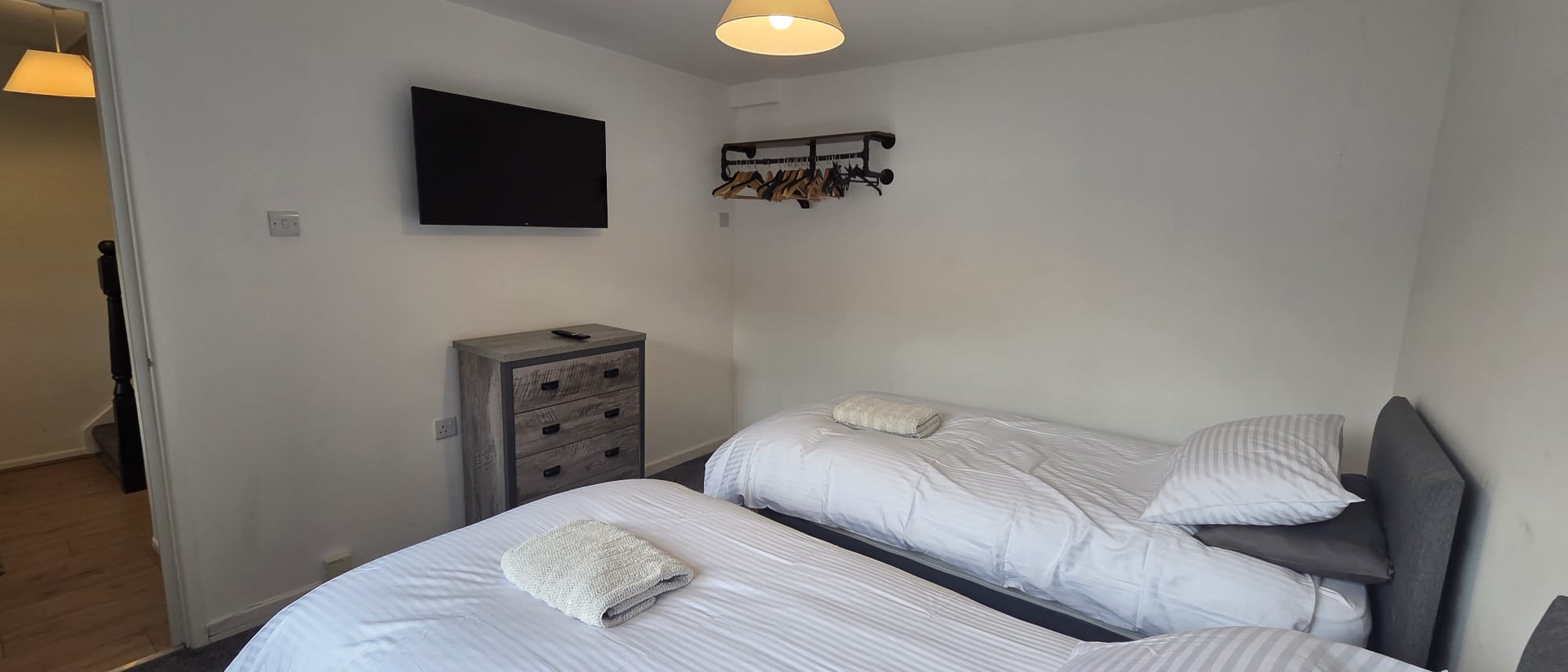 The Glen: Contractor Haven | Fast Wi‑Fi | Easy Parking –  by Hosterooo