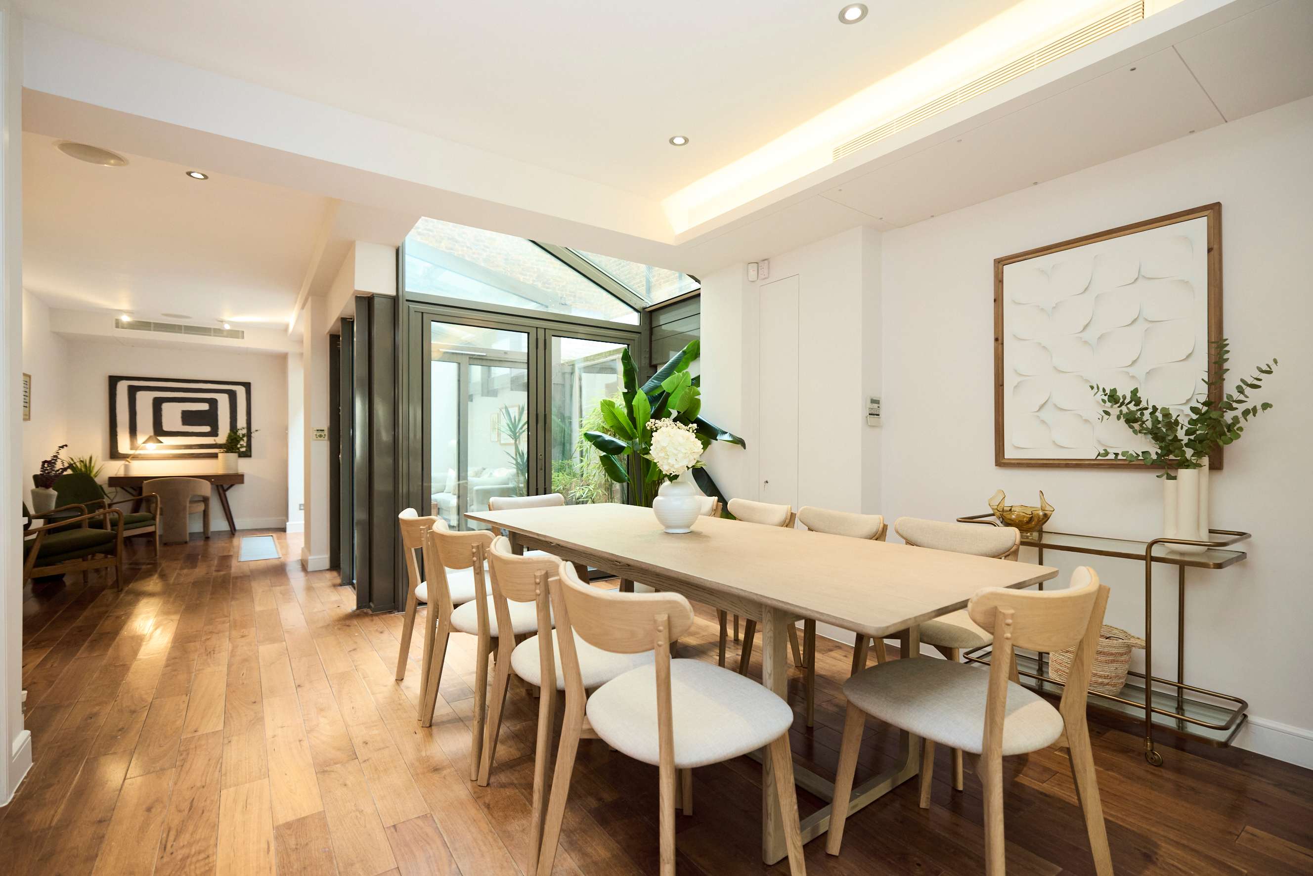 View The Kensington End House in Ansdell Terrace 27 W8 5BY The Kensington End House in Ansdell Terrace 27 W8 5BY - Property image 7 - VivreStays