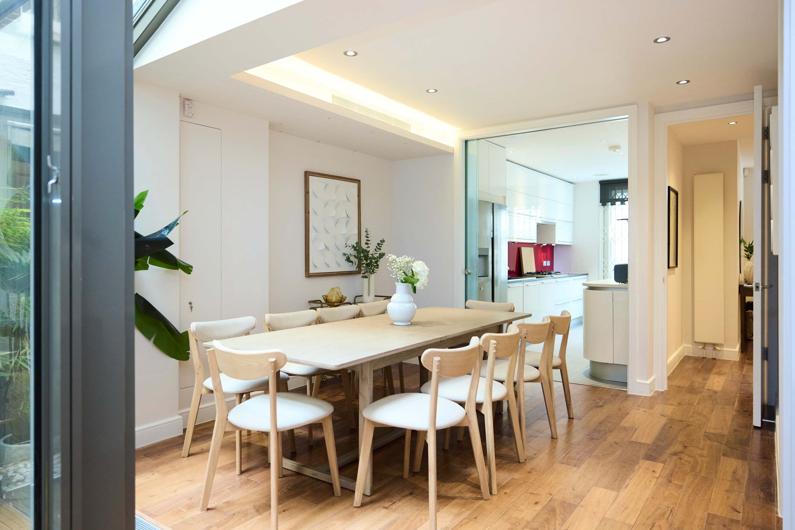 View The Kensington End House in Ansdell Terrace 27 W8 5BY The Kensington End House in Ansdell Terrace 27 W8 5BY - Property image 8 - VivreStays