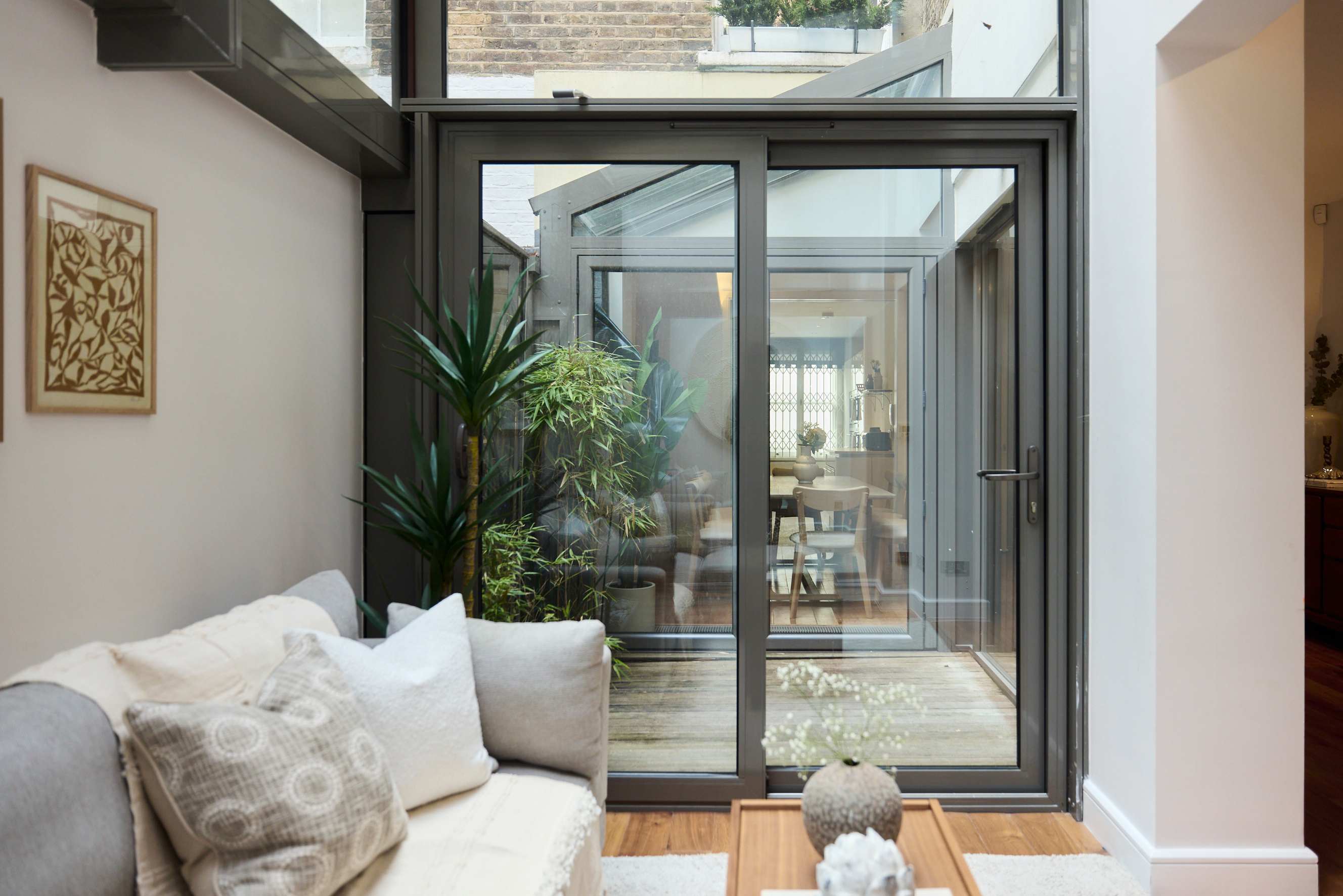 View The Kensington End House in Ansdell Terrace 27 W8 5BY The Kensington End House in Ansdell Terrace 27 W8 5BY - Property image 4 - VivreStays