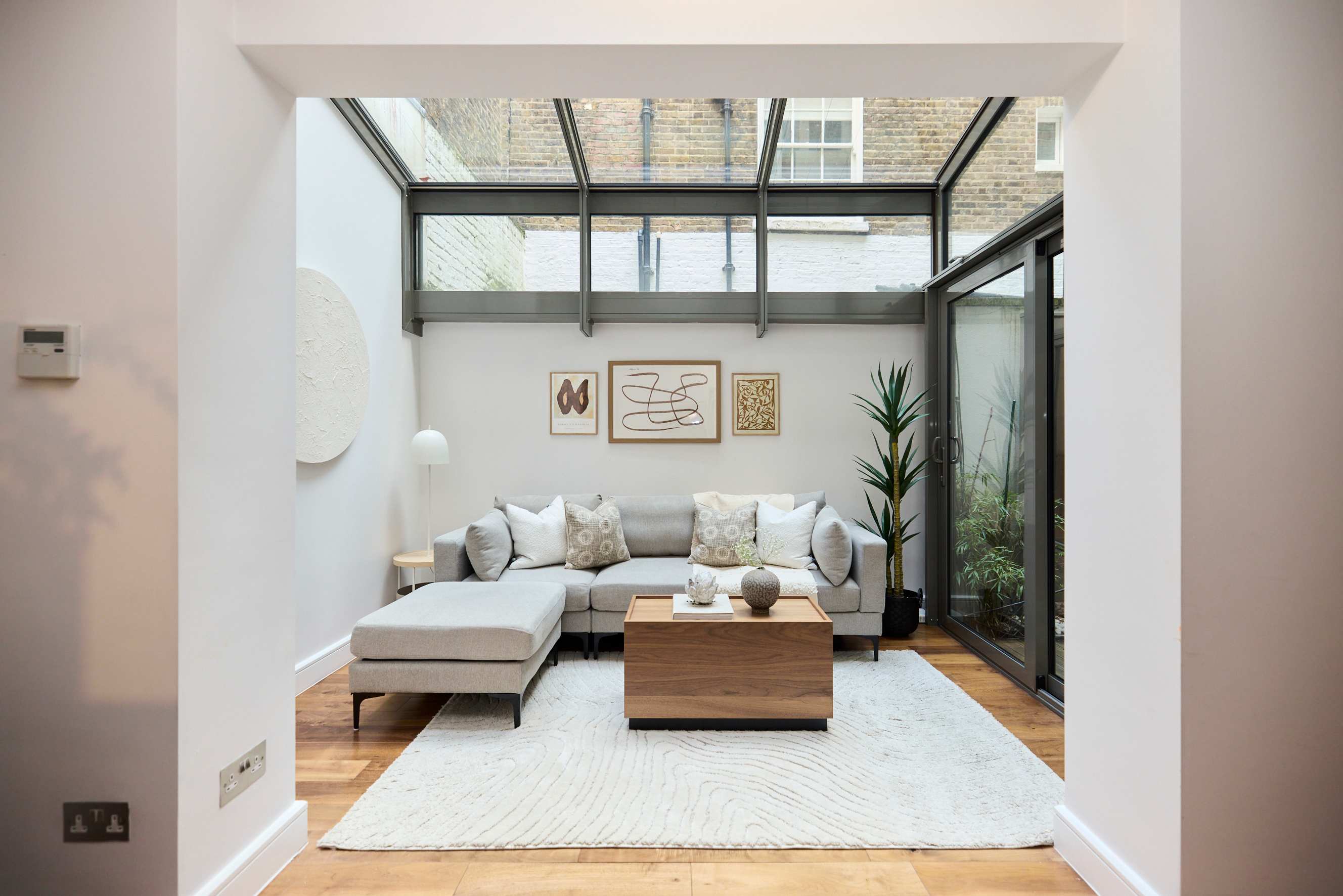 View The Kensington End House in Ansdell Terrace 27 W8 5BY The Kensington End House in Ansdell Terrace 27 W8 5BY - Property image 3 - VivreStays