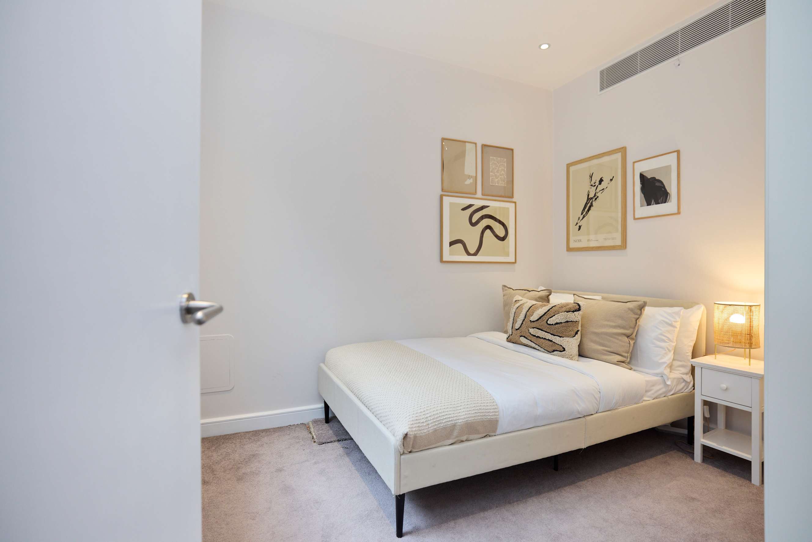 View The Kensington End House in Ansdell Terrace 27 W8 5BY The Kensington End House in Ansdell Terrace 27 W8 5BY - Property image 35 - VivreStays