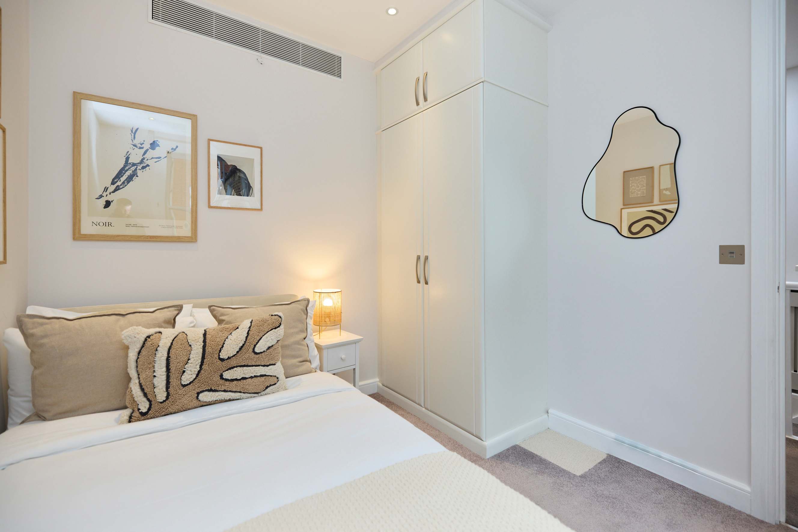 View The Kensington End House in Ansdell Terrace 27 W8 5BY The Kensington End House in Ansdell Terrace 27 W8 5BY - Property image 34 - VivreStays