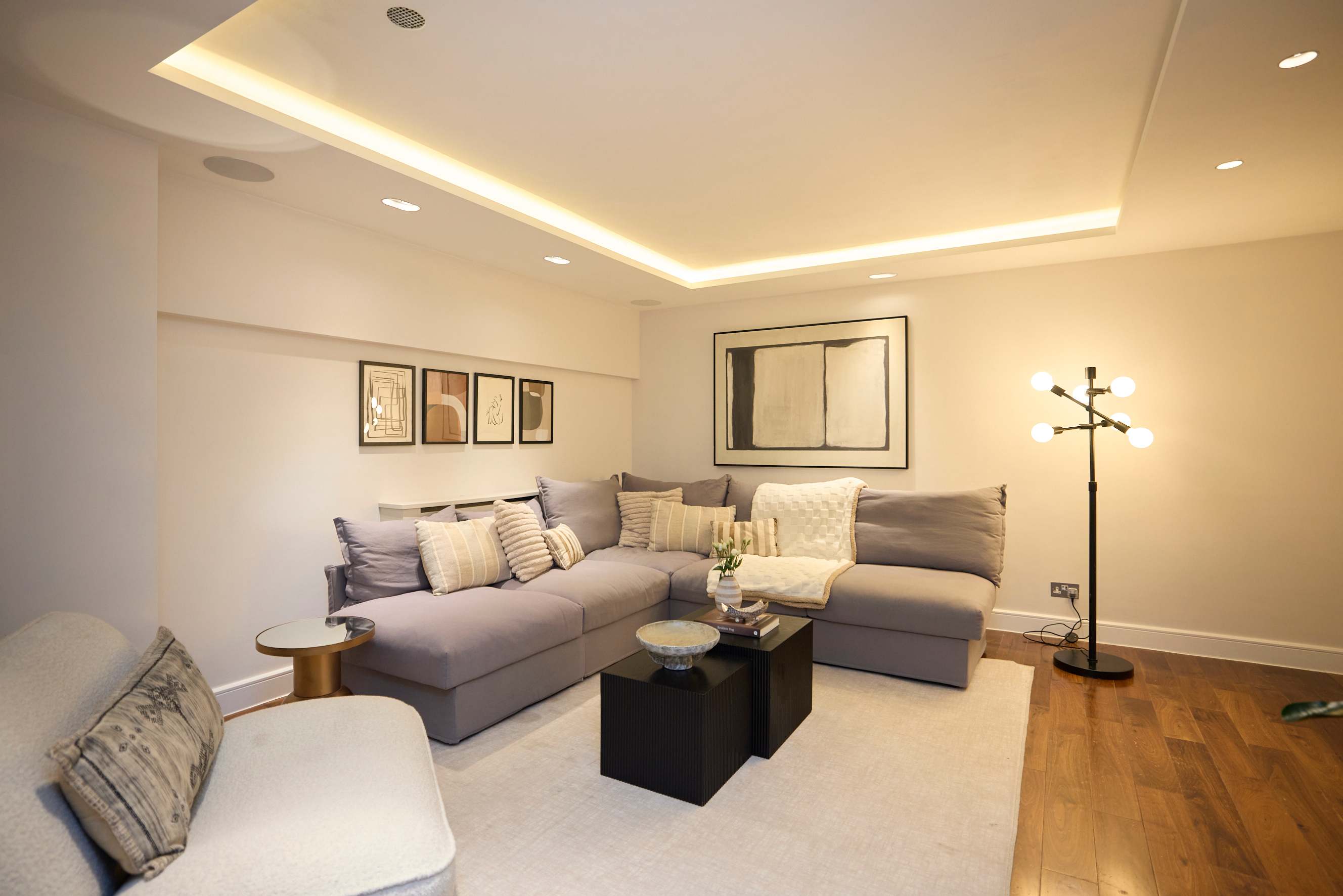 View The Kensington End House in Ansdell Terrace 27 W8 5BY The Kensington End House in Ansdell Terrace 27 W8 5BY - Property image 2 - VivreStays