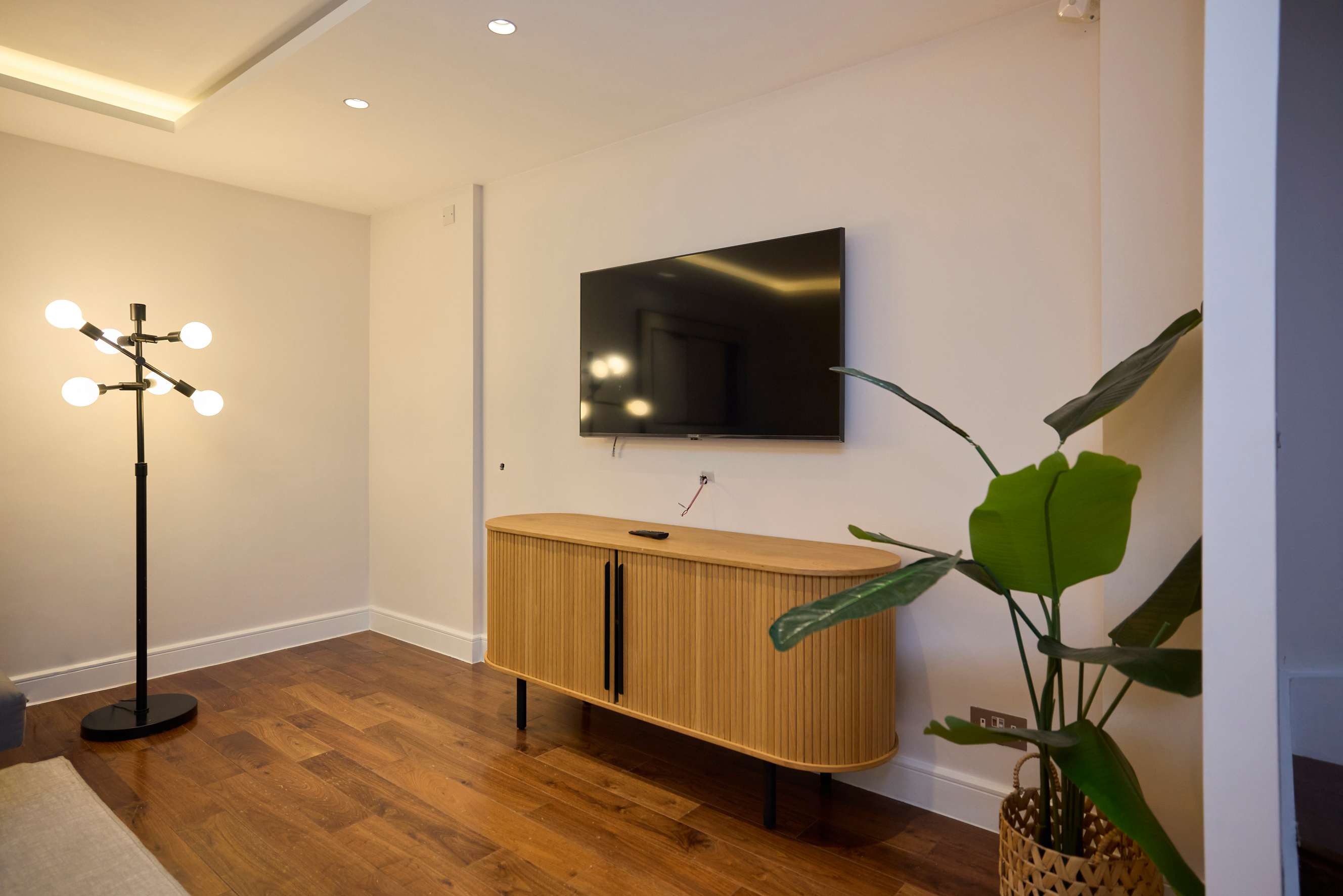 View The Kensington End House in Ansdell Terrace 27 W8 5BY The Kensington End House in Ansdell Terrace 27 W8 5BY - Property image 14 - VivreStays