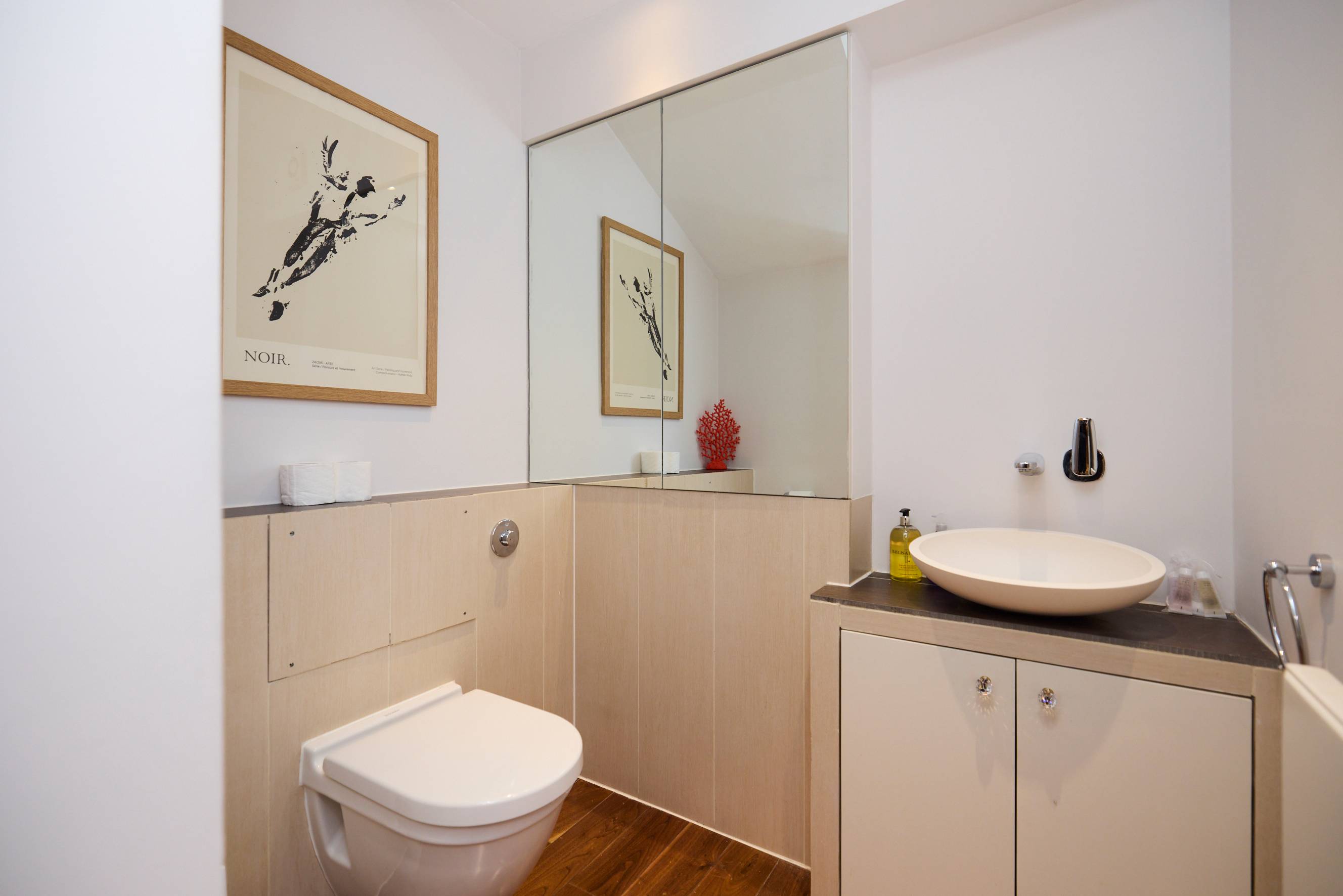 View The Kensington End House in Ansdell Terrace 27 W8 5BY The Kensington End House in Ansdell Terrace 27 W8 5BY - Property image 44 - VivreStays