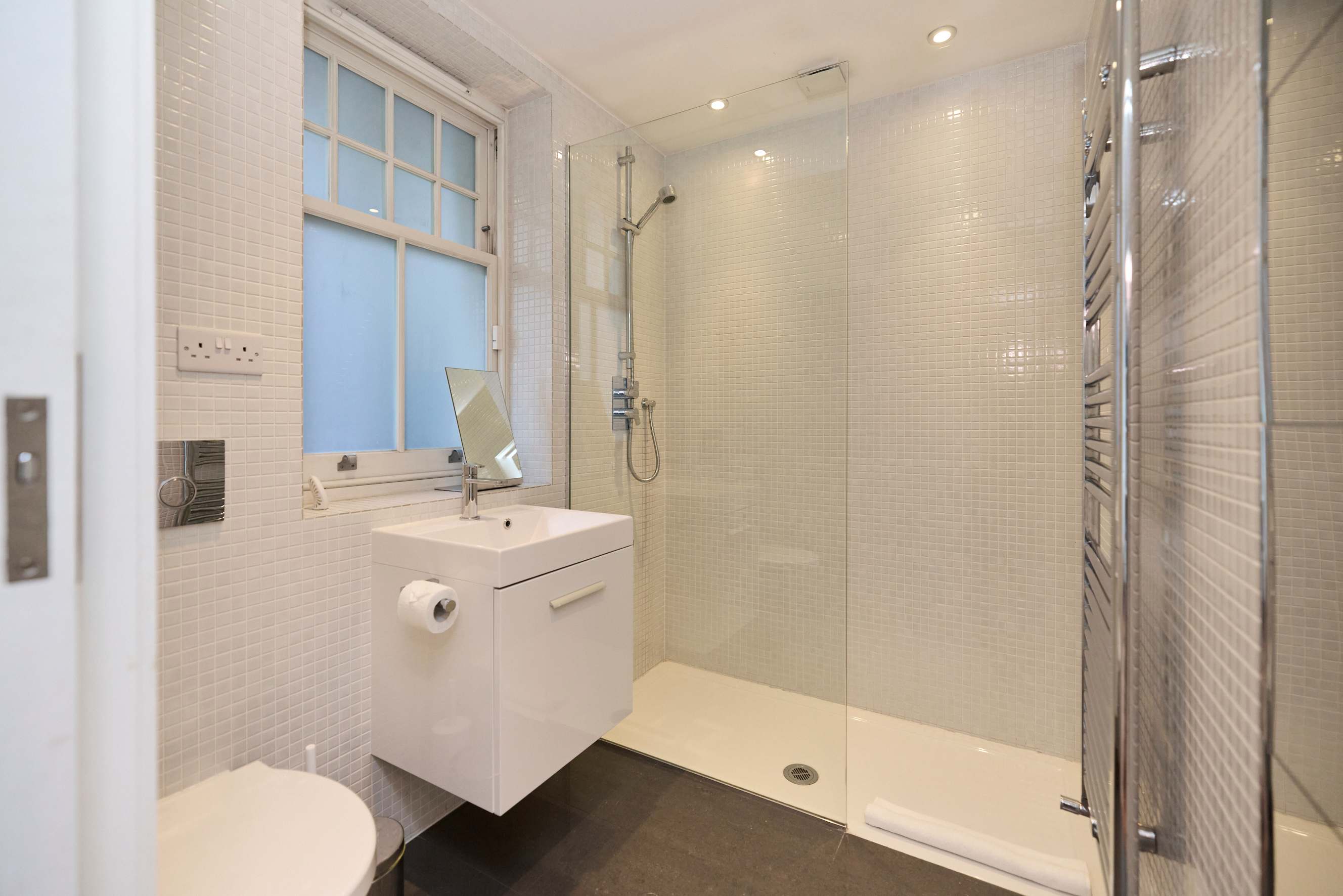The Clapham Crib in Leathwaite Road 7 SW11 1XG - Property image 51 - VivreStays
