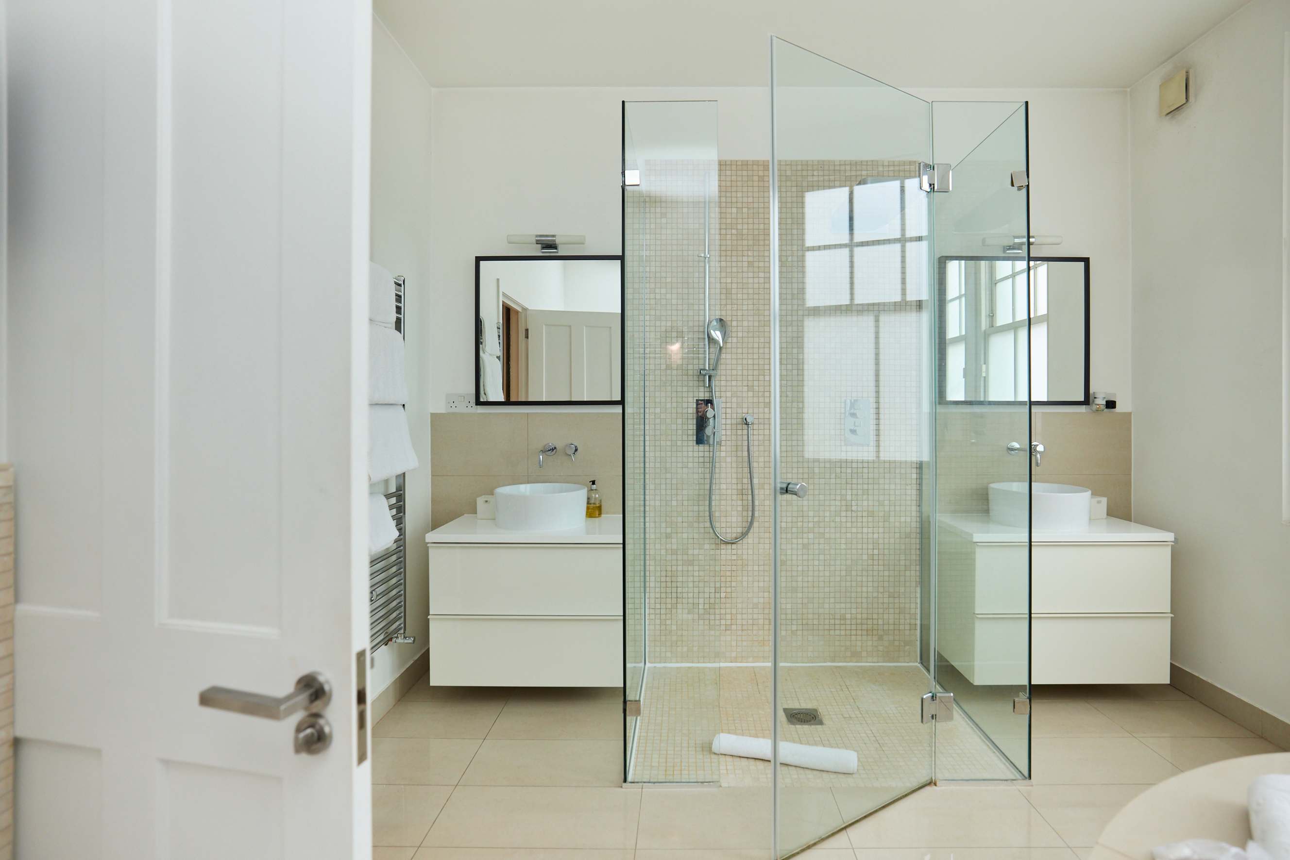 The Clapham Crib in Leathwaite Road 7 SW11 1XG - Property image 61 - VivreStays