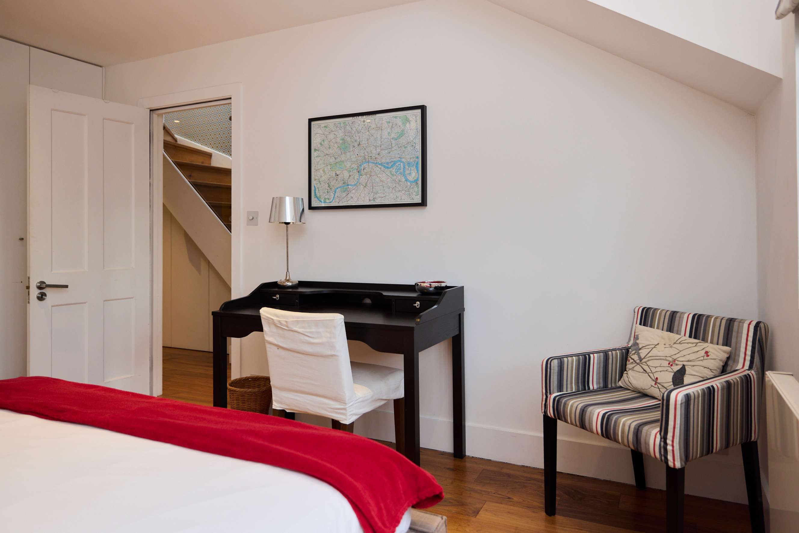 The Clapham Crib in Leathwaite Road 7 SW11 1XG - Property image 66 - VivreStays