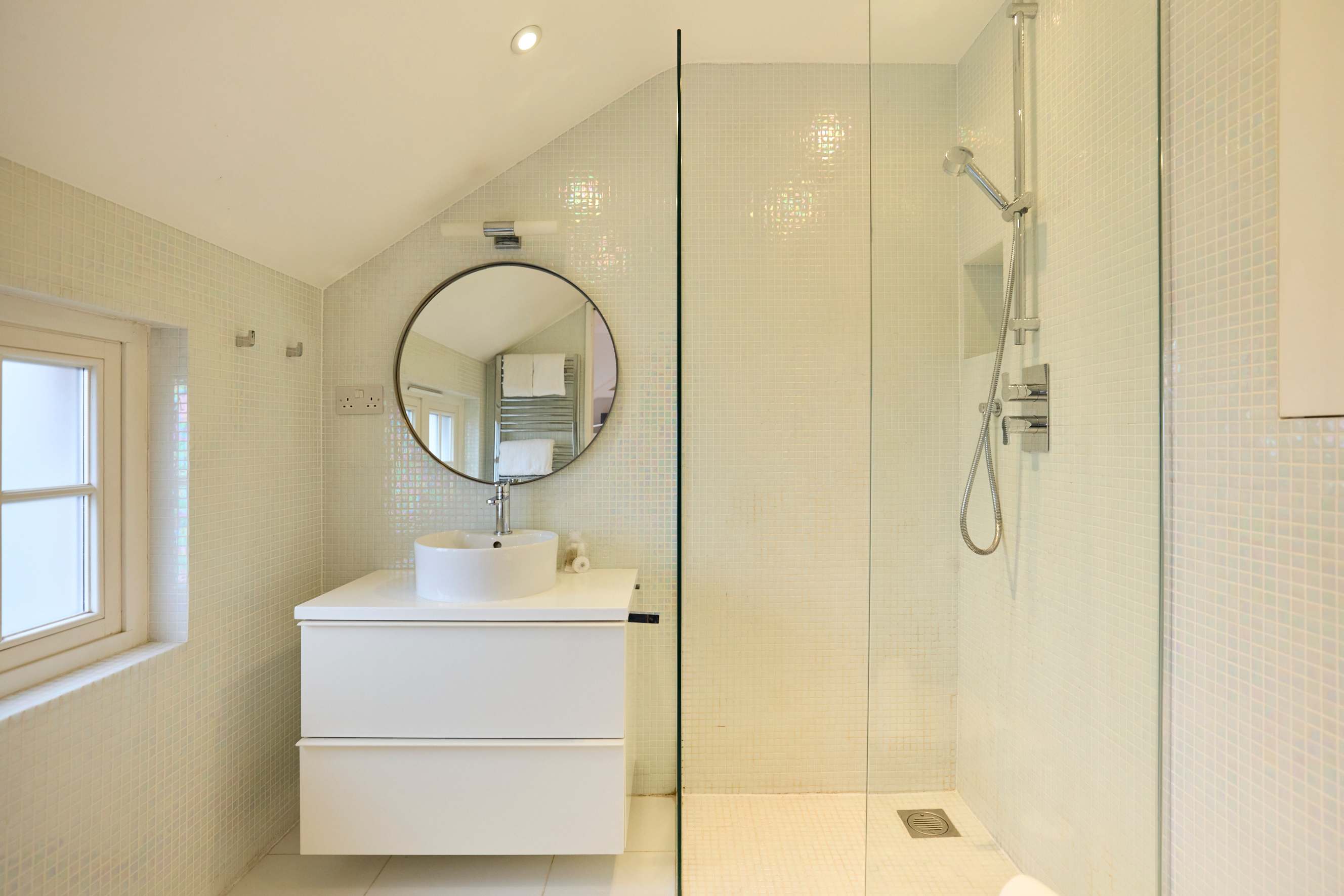 The Clapham Crib in Leathwaite Road 7 SW11 1XG - Property image 72 - VivreStays