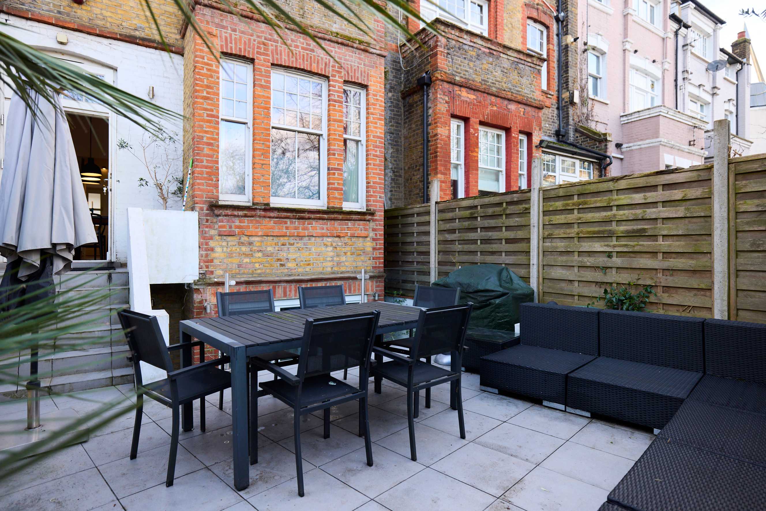 The Clapham Crib in Leathwaite Road 7 SW11 1XG - Property image 76 - VivreStays