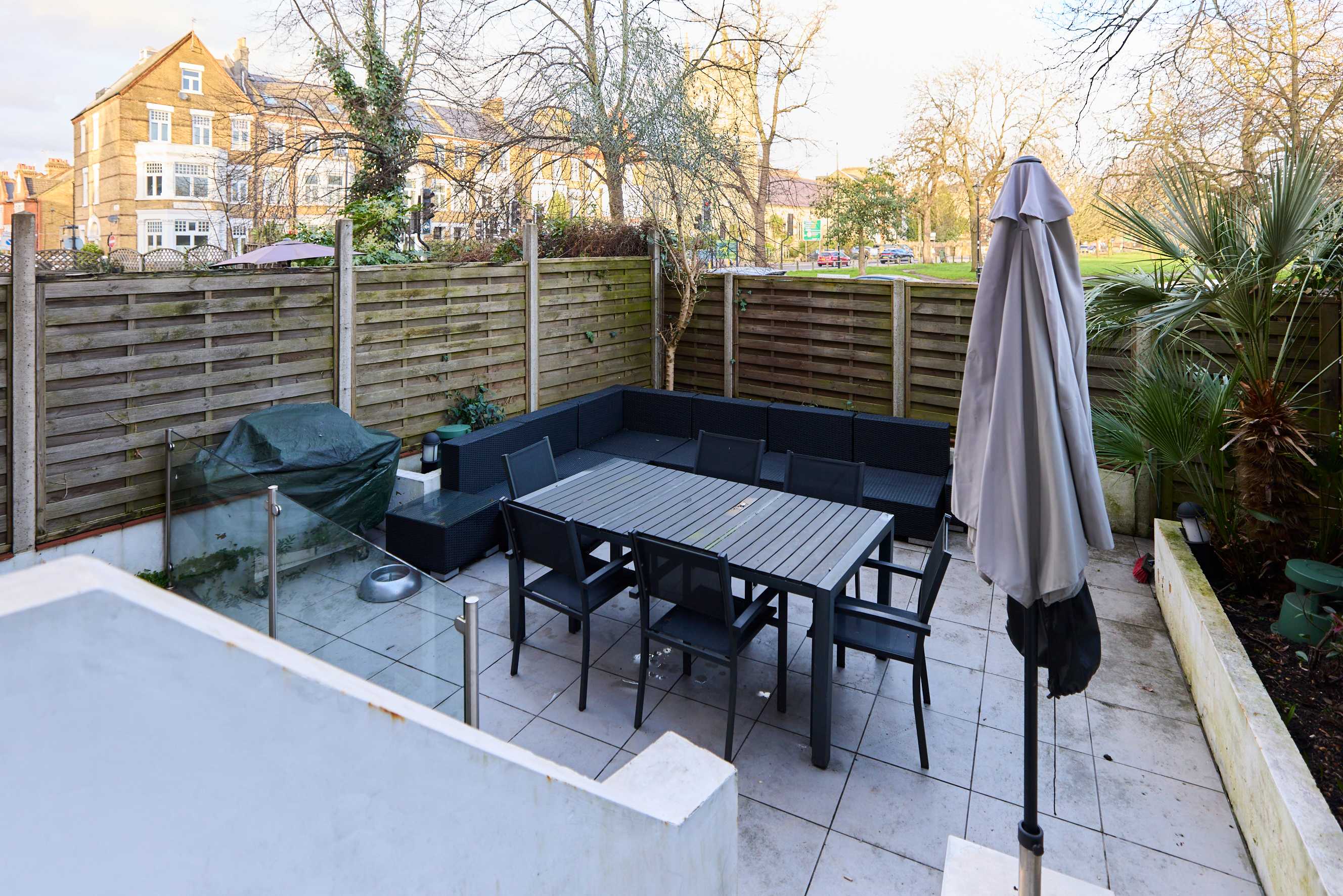 The Clapham Crib in Leathwaite Road 7 SW11 1XG - Property image 75 - VivreStays