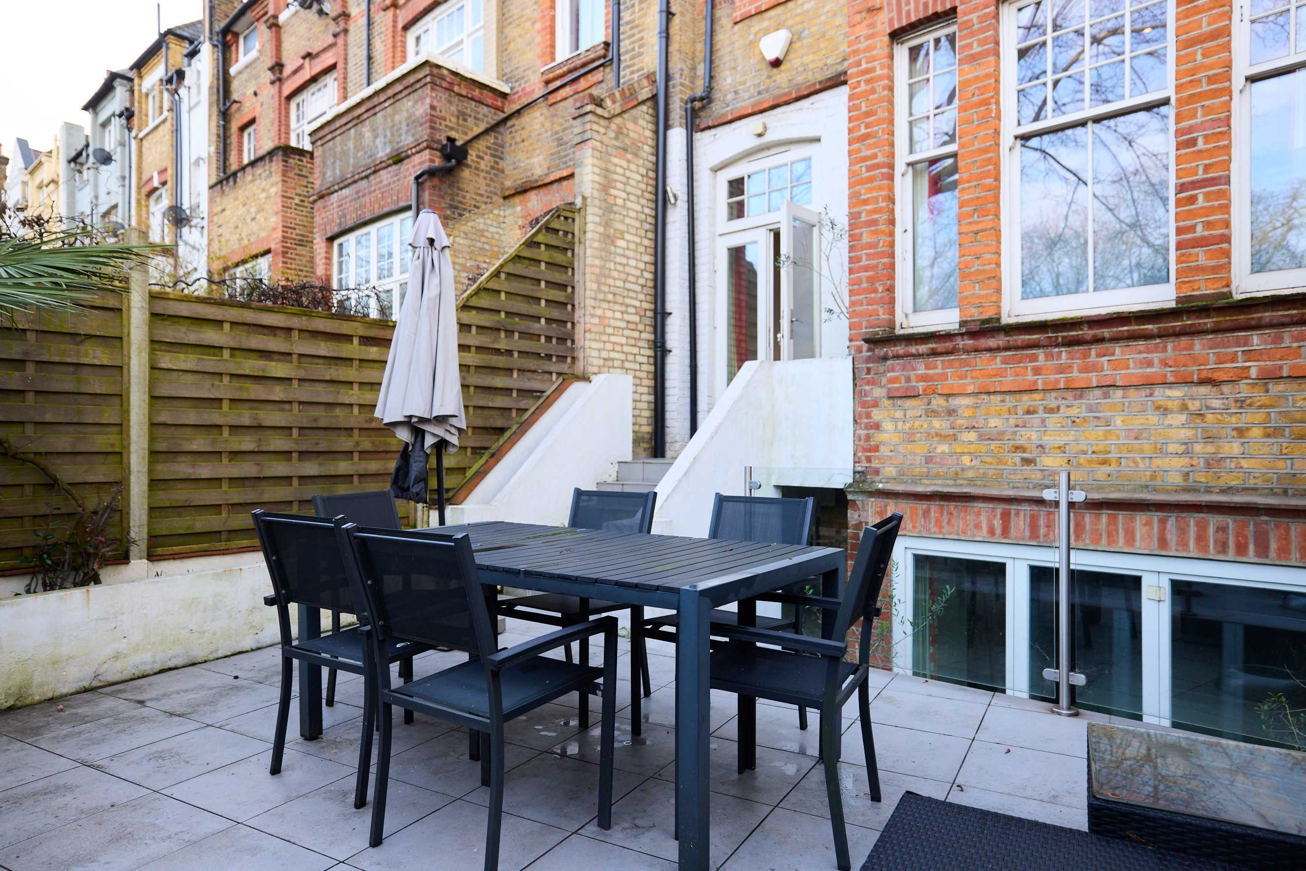 The Clapham Crib in Leathwaite Road 7 SW11 1XG - Property image 77 - VivreStays