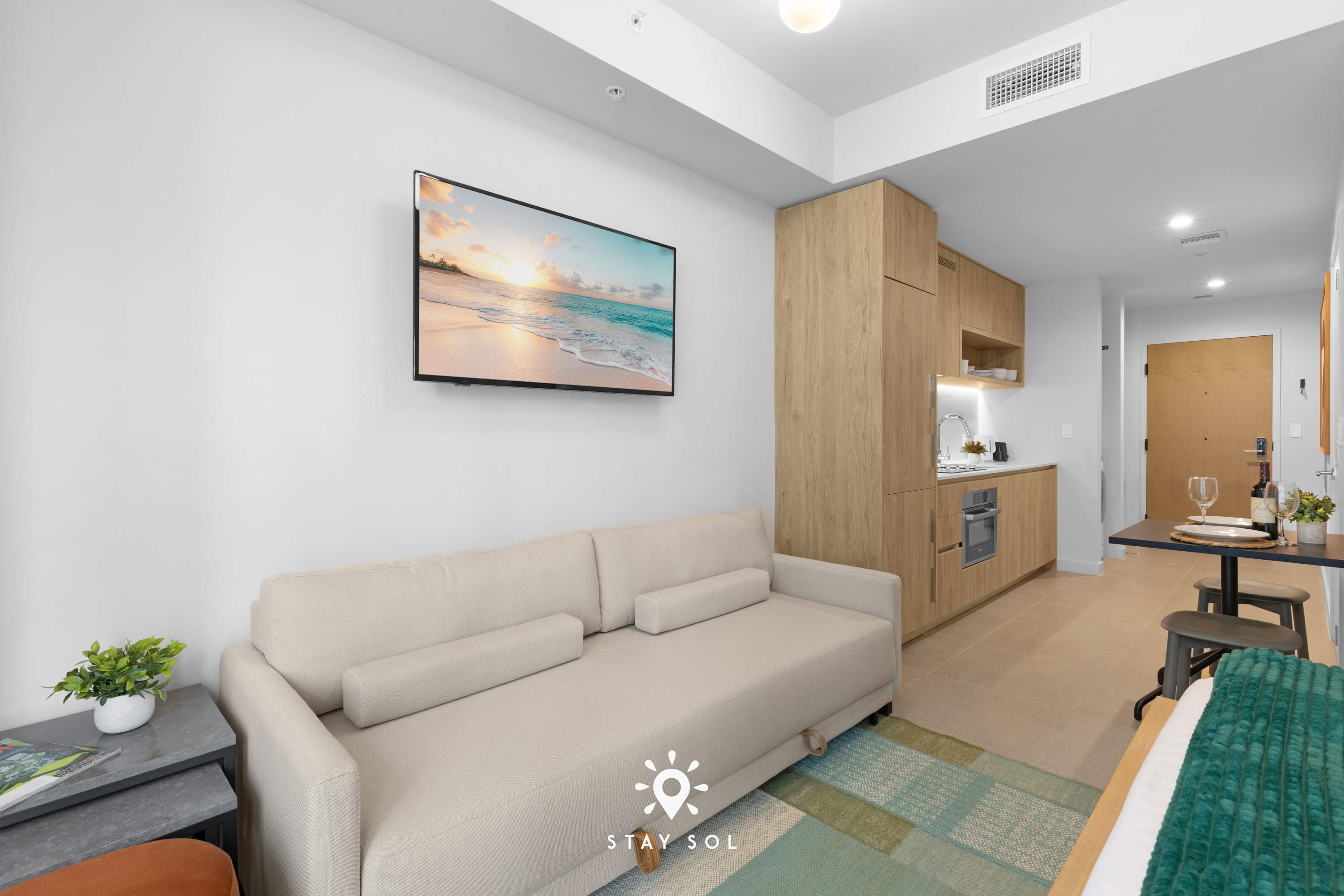 Chic City Studio | Spa Amenities & Workspace