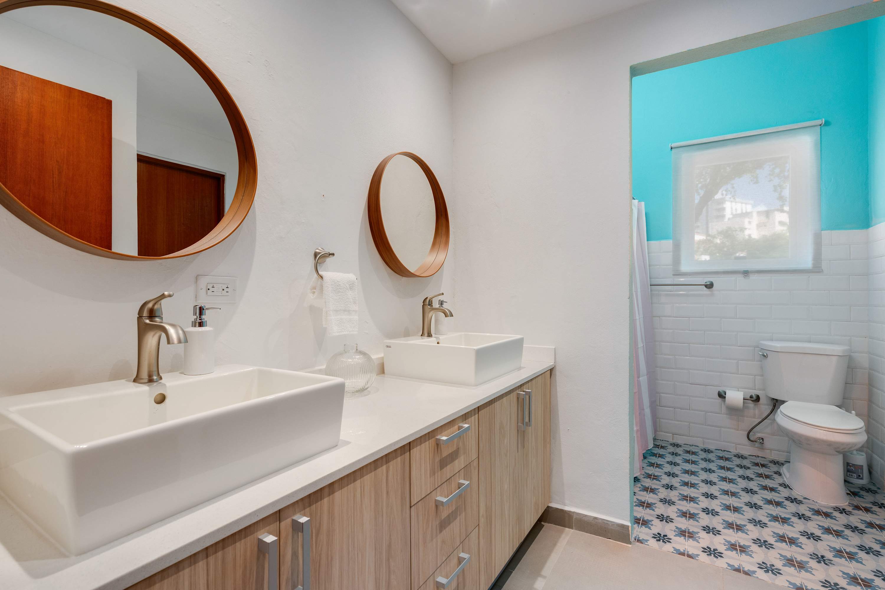 Steps to Condado | Pool Access | Solarium Lounge