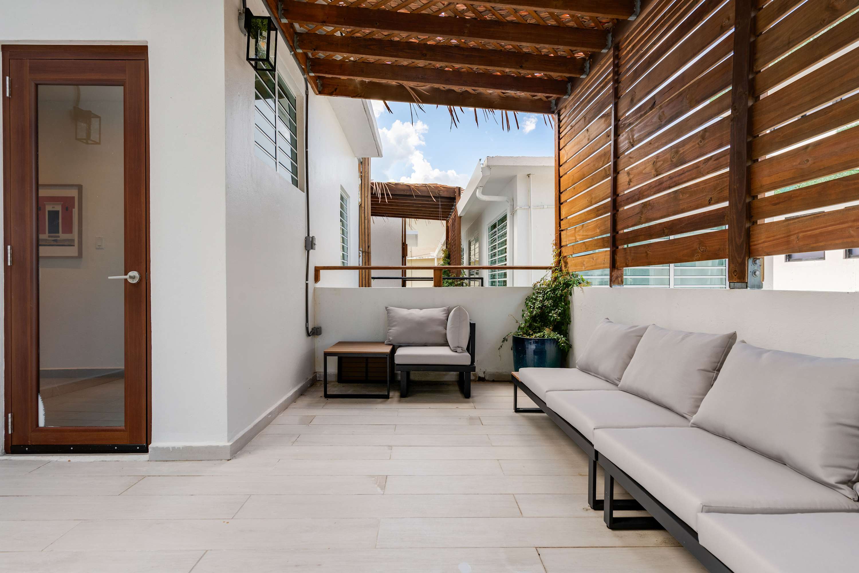 Steps to Condado | Pool Access | Solarium Lounge