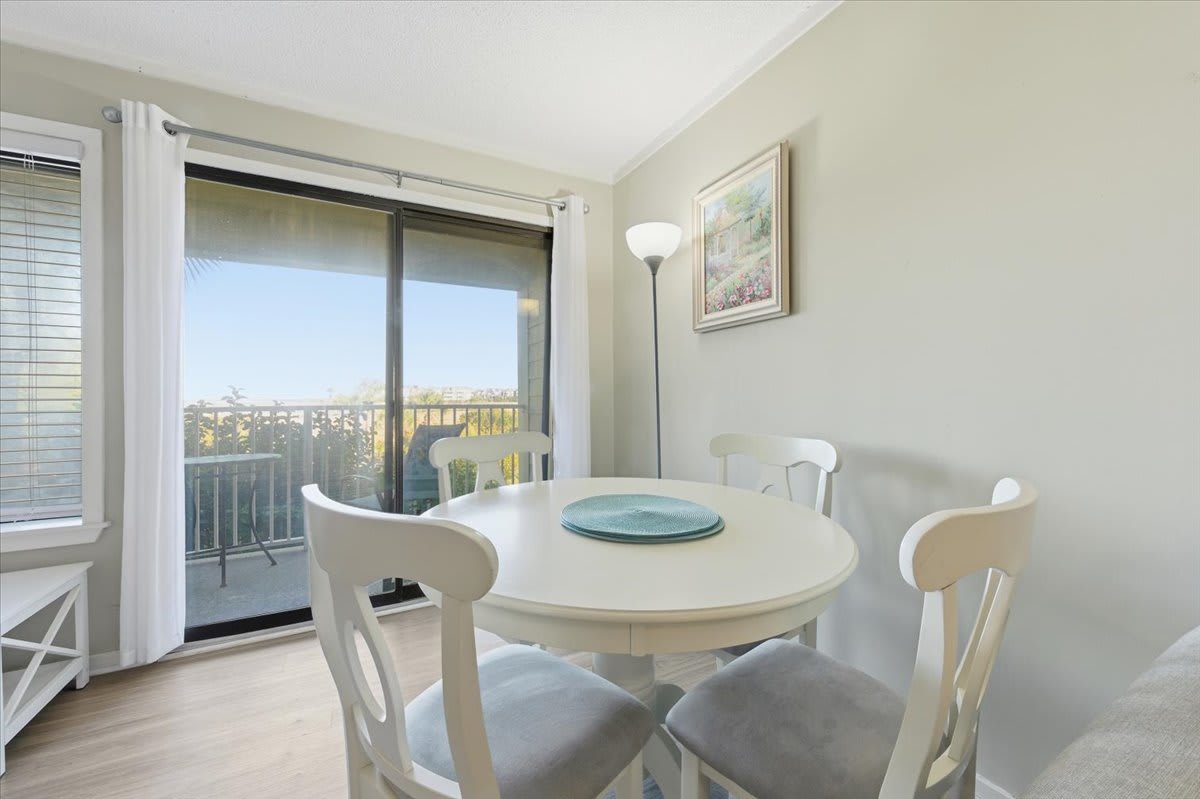 Coastal 2BR Condo w Ocean Views & Pool 8