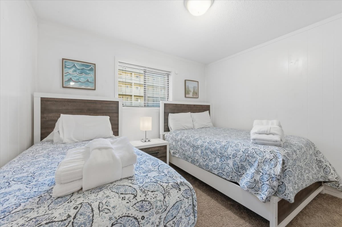 Coastal 2BR Condo w Ocean Views & Pool 6