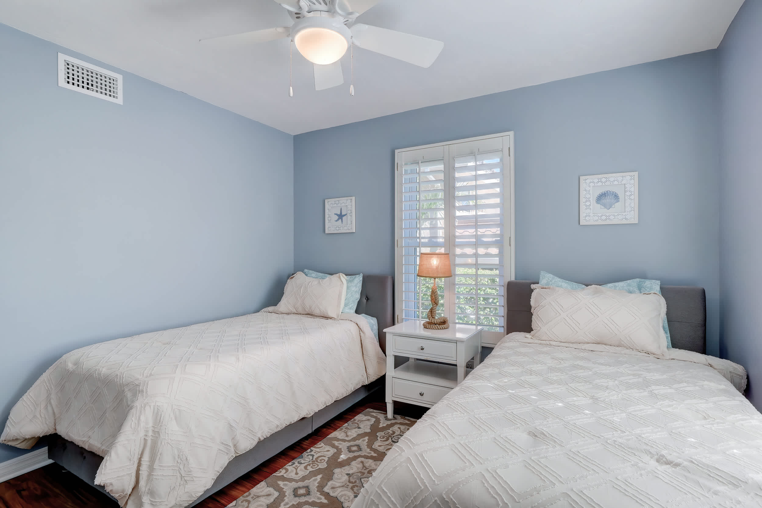 A 1 Waterfront Condo Near Naples Bay Beaches 5