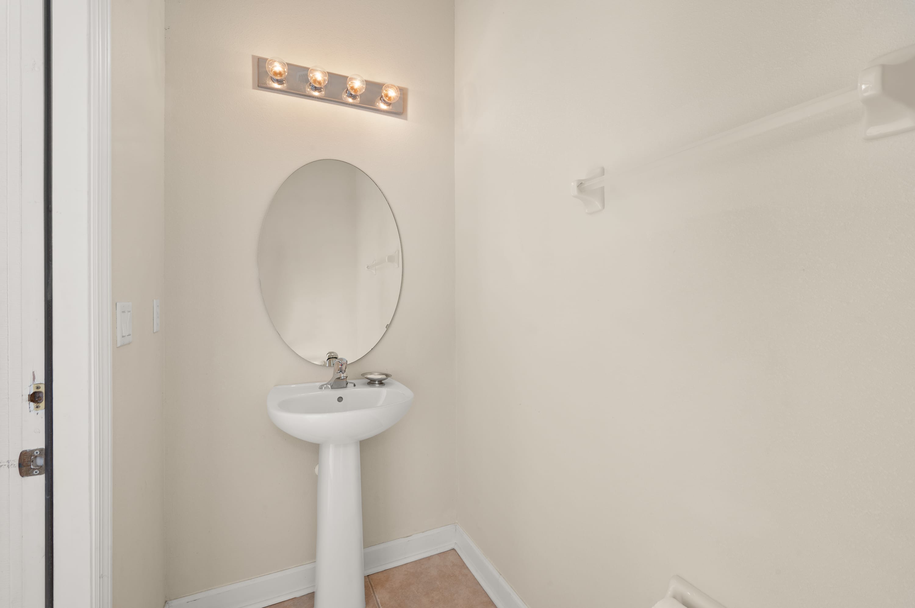 5BR home w private heated pool