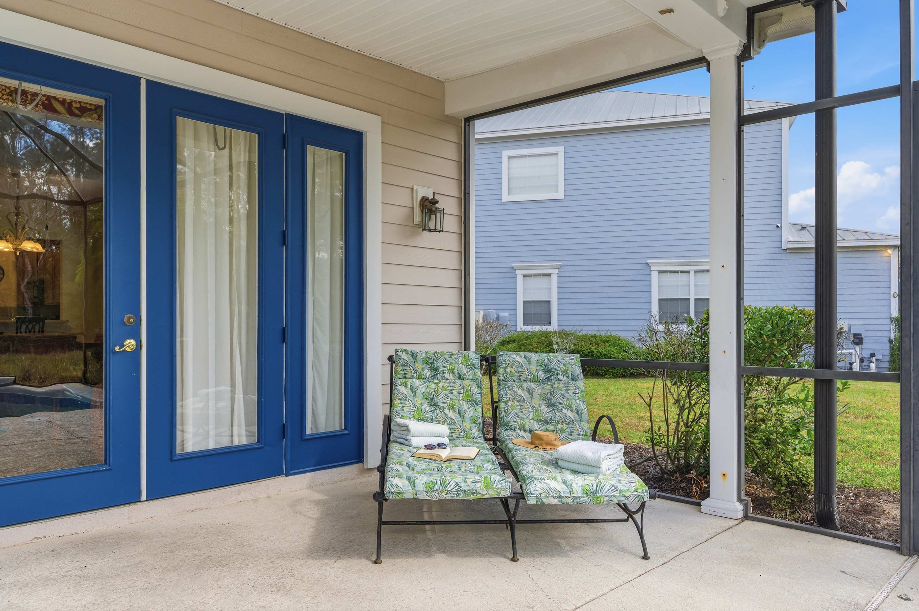 5BR home w private heated pool