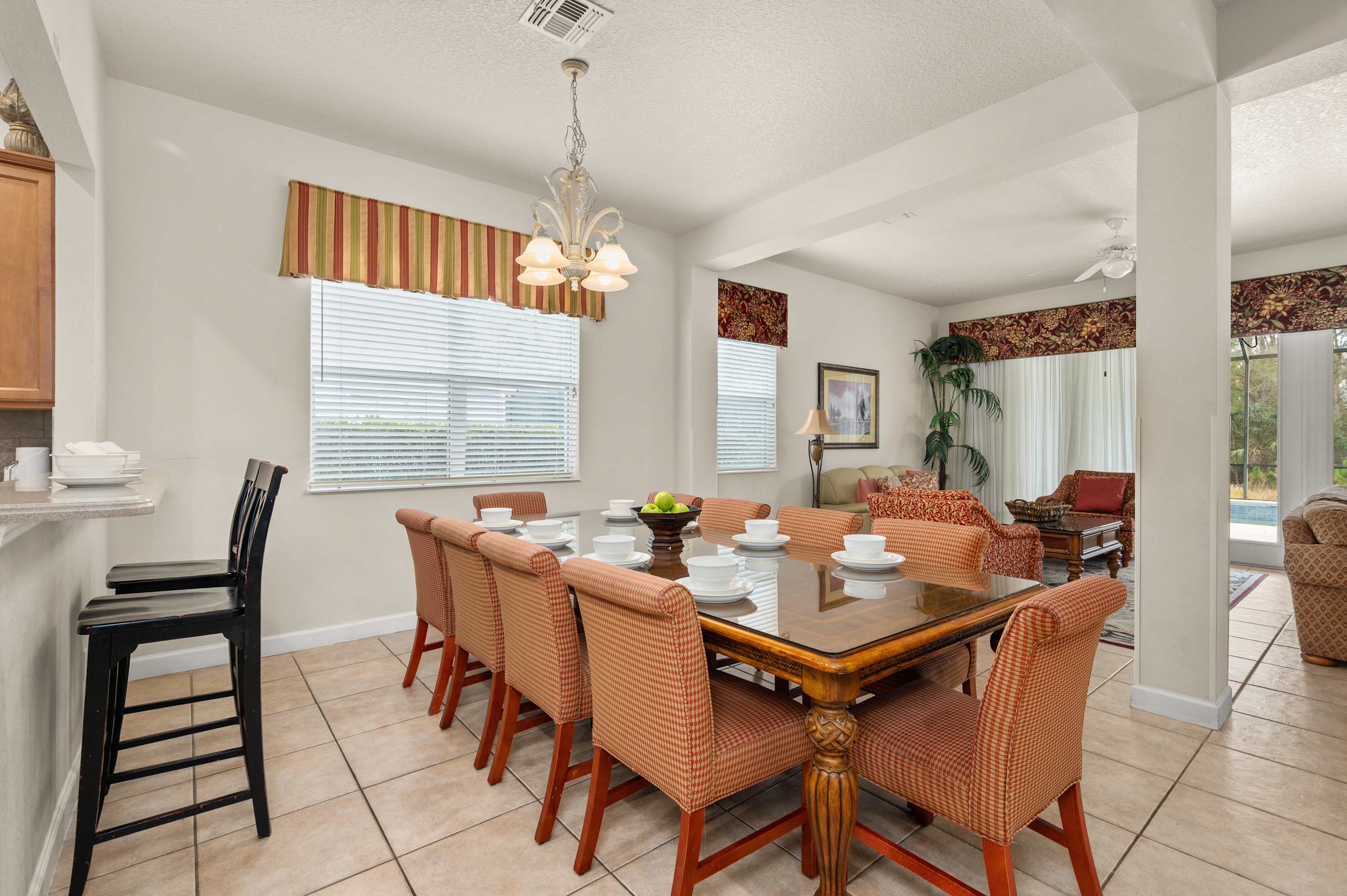 5BR home w private heated pool