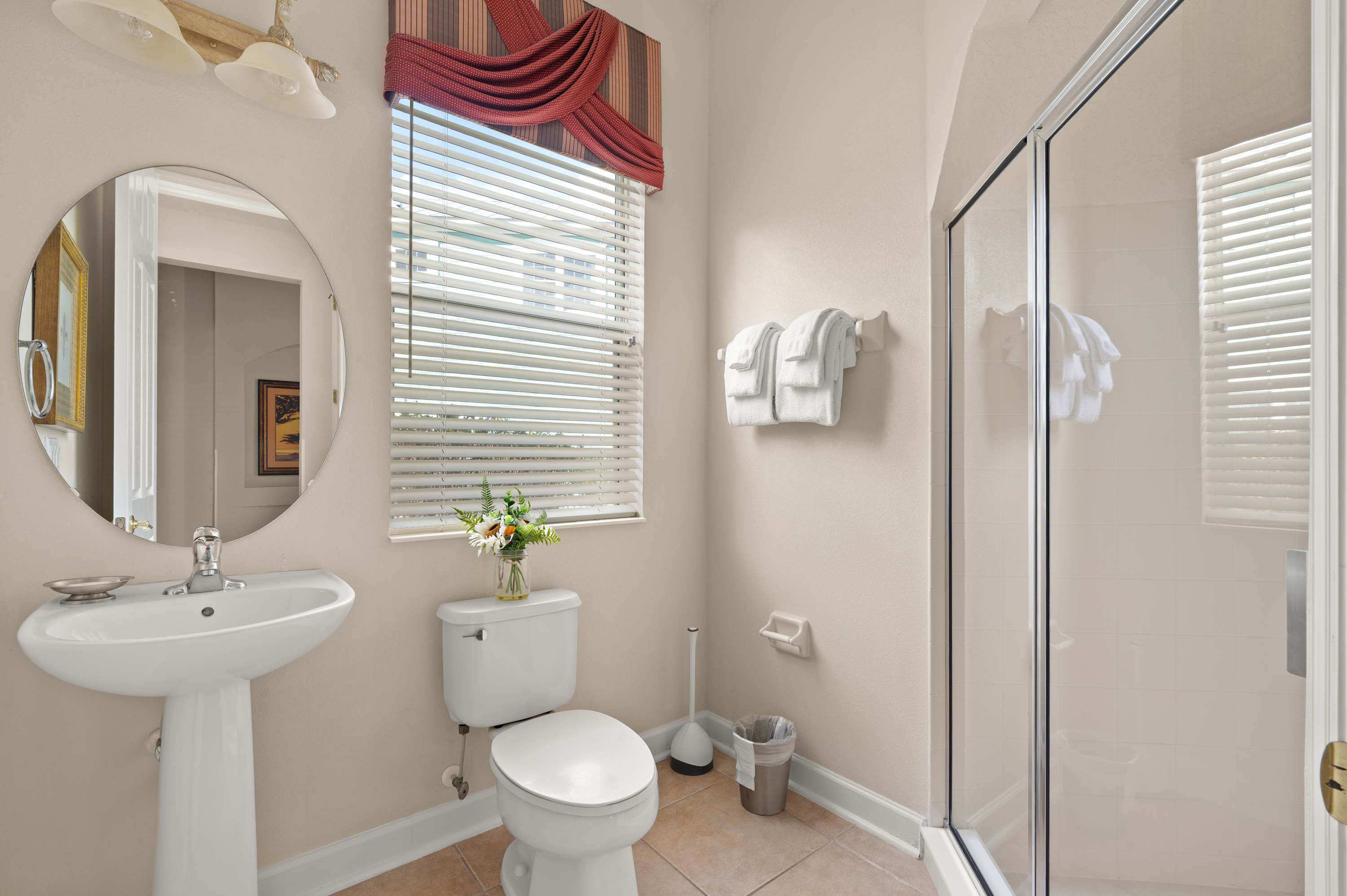 5BR home w private heated pool