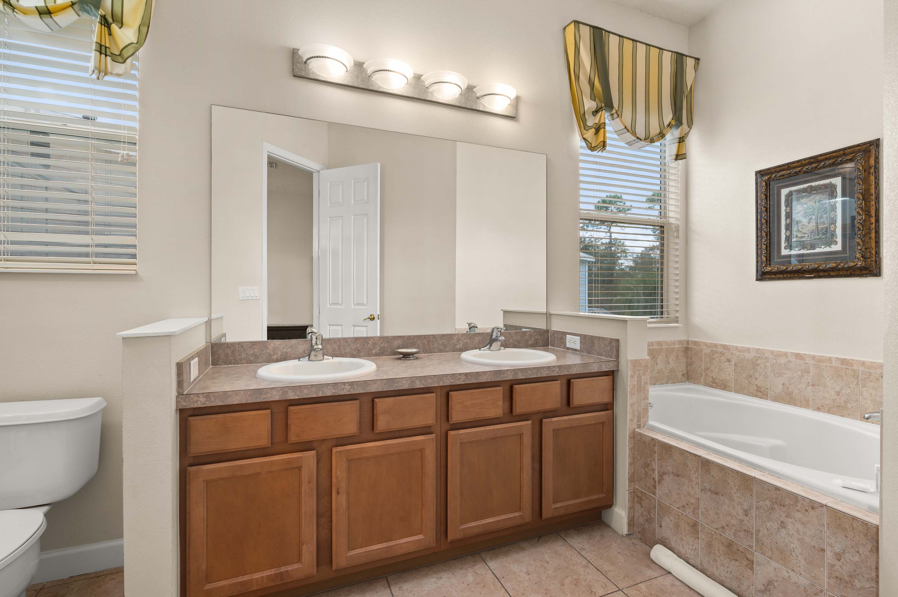 5BR home w private heated pool