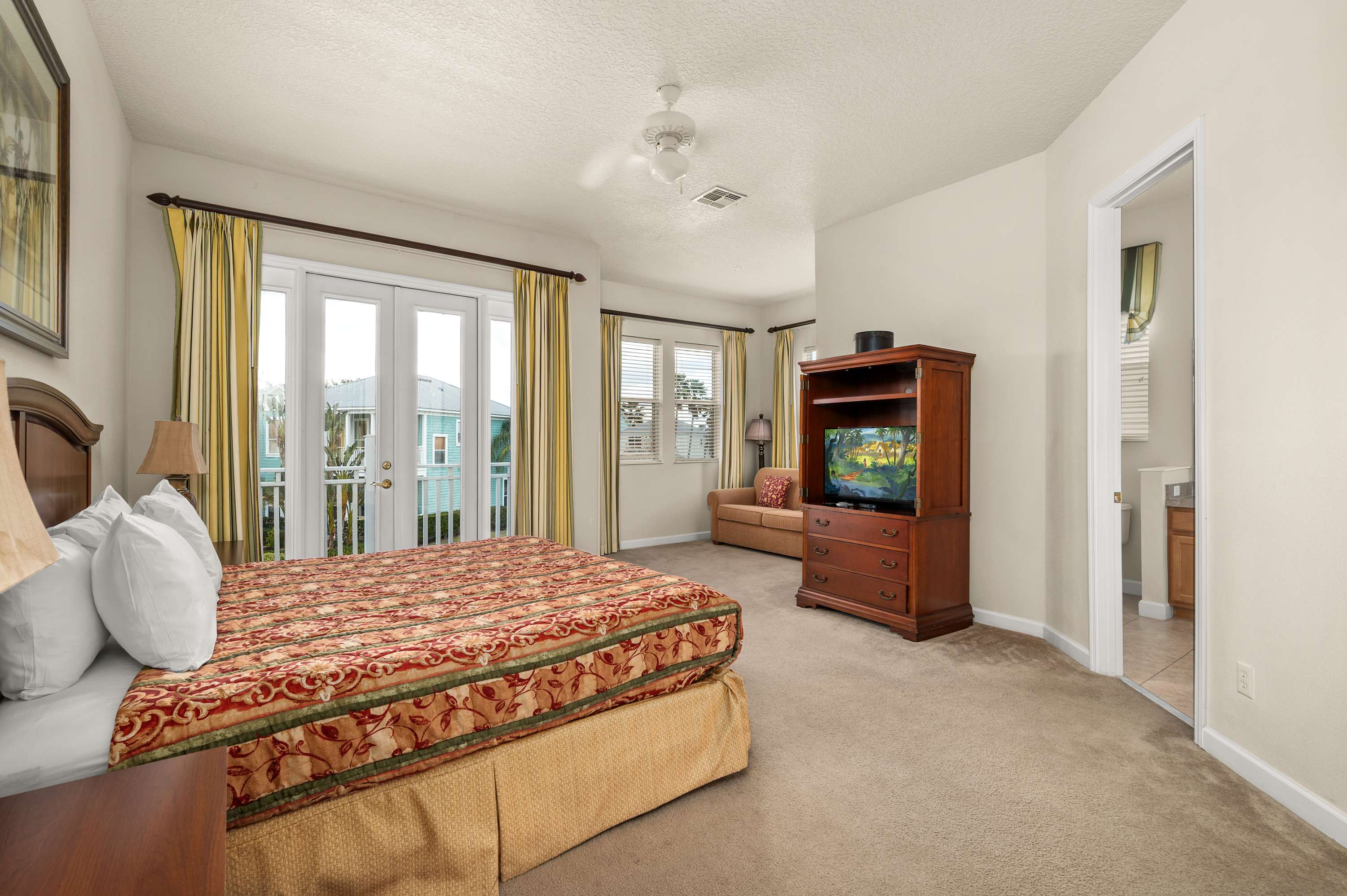 5BR home w private heated pool